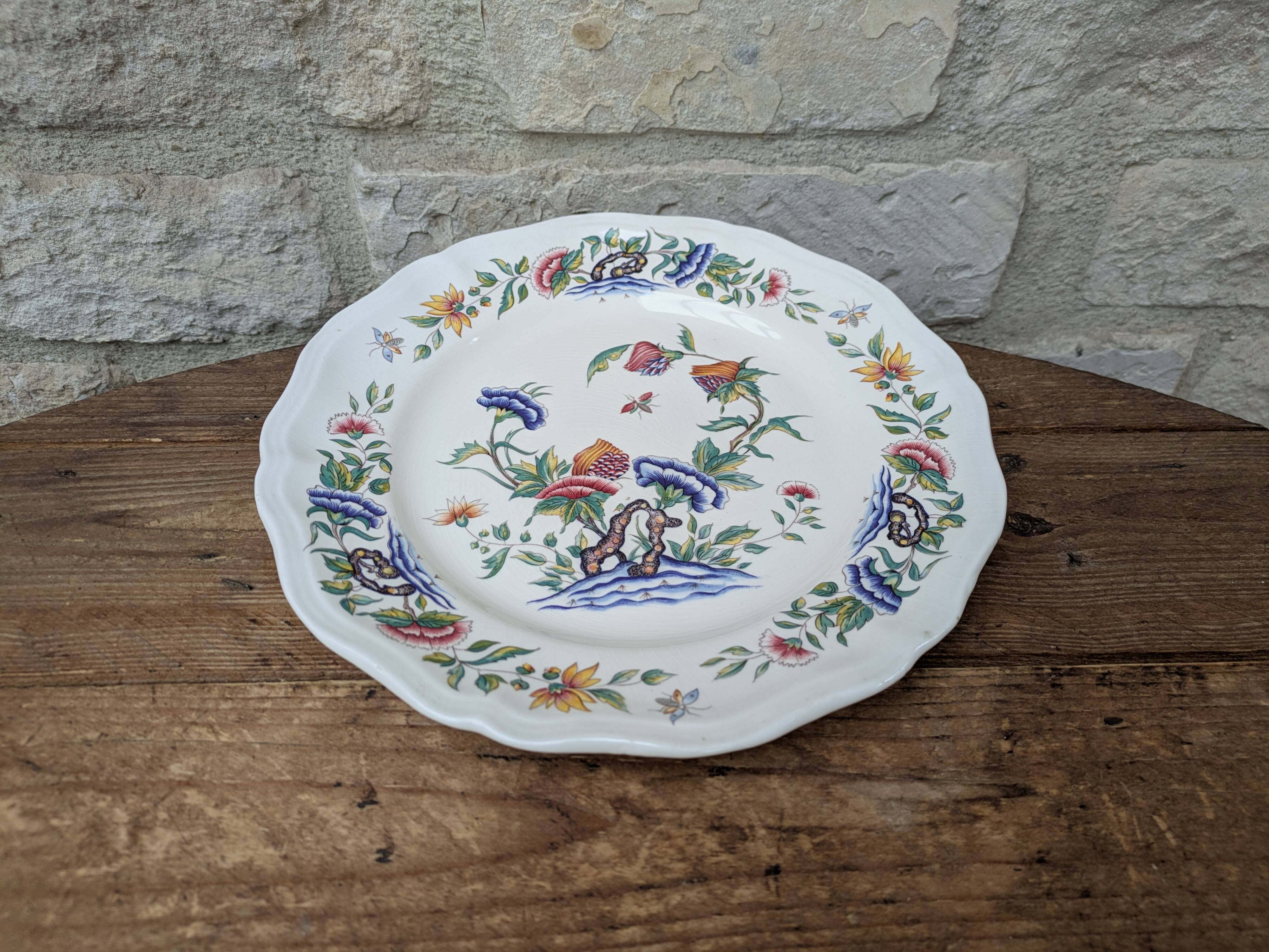 Plate Sarreguemines France model Rouen decoration flowers and insects 25.5cm