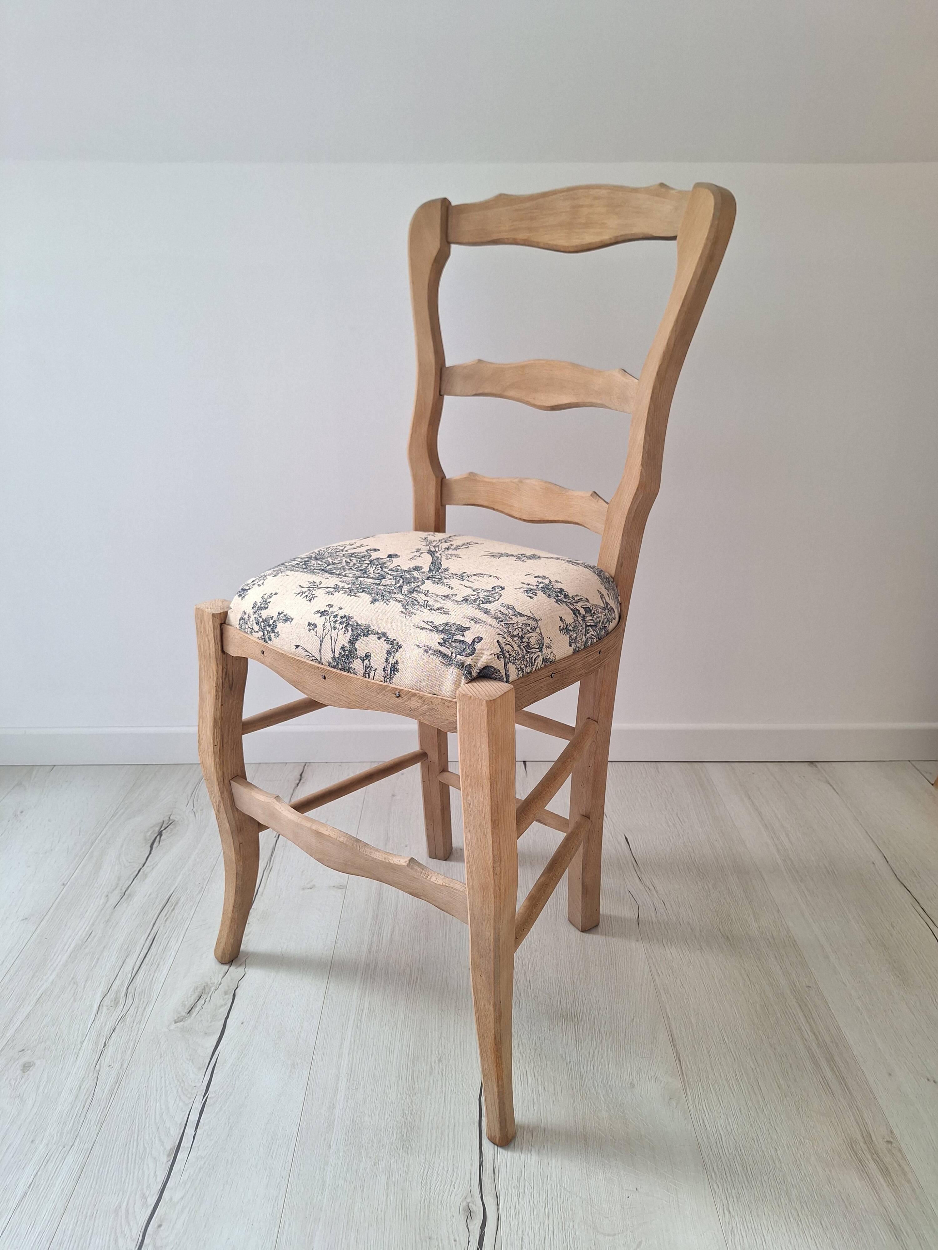 Country chair in blue toile de Jouy
