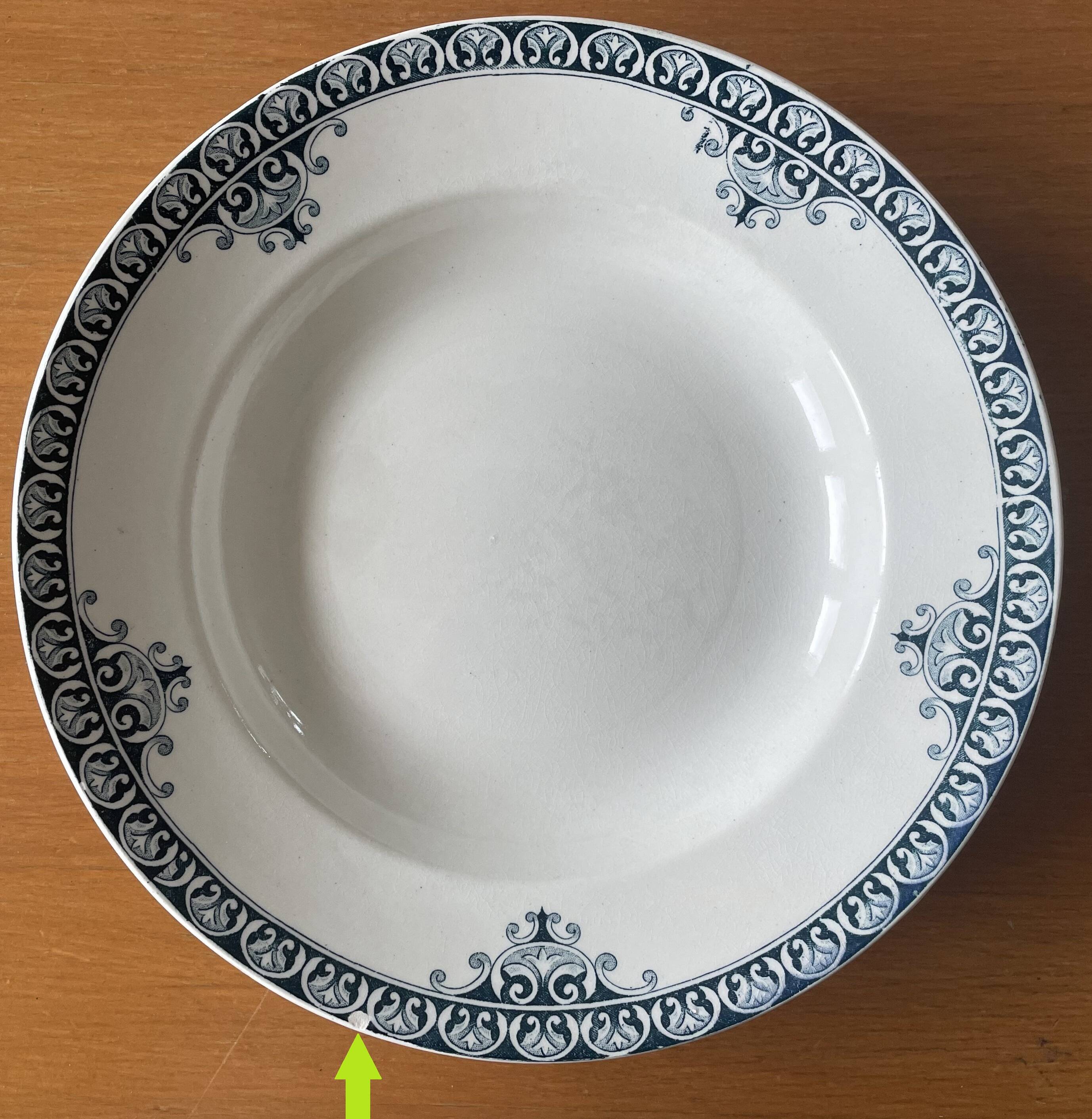 7 antique deep plates in Saint-Amand earthenware (Nord)