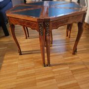 Coffee table divisible into 6 parts, very practical.