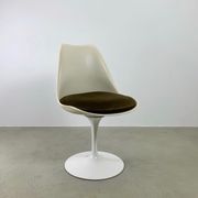 Chaise Tulip Eero Saarinen pour Knoll International