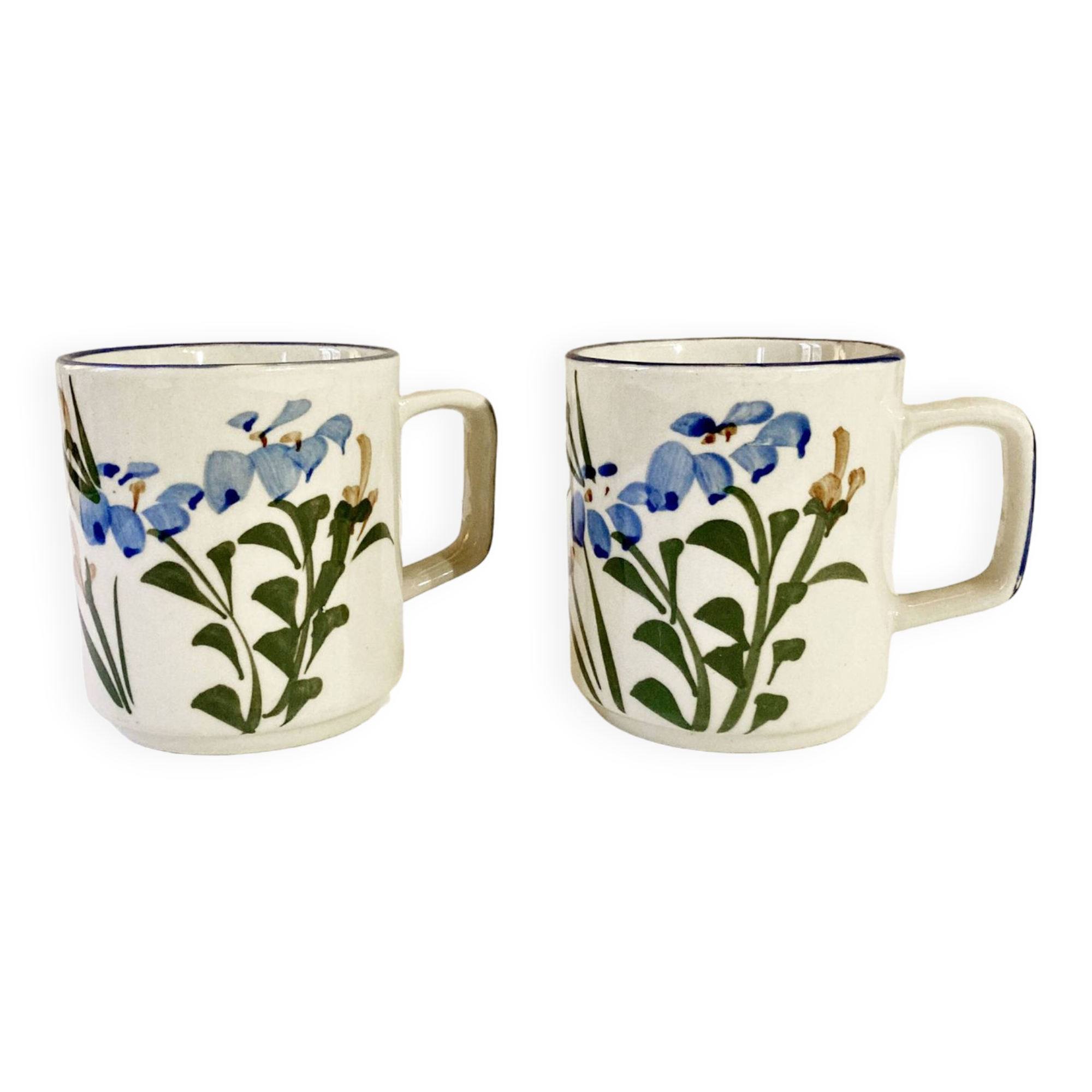 Pair of hand-painted Chinese ceramic mugs