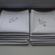 12 serviettes de table a broderies de fleurs 42 x 38 en lin