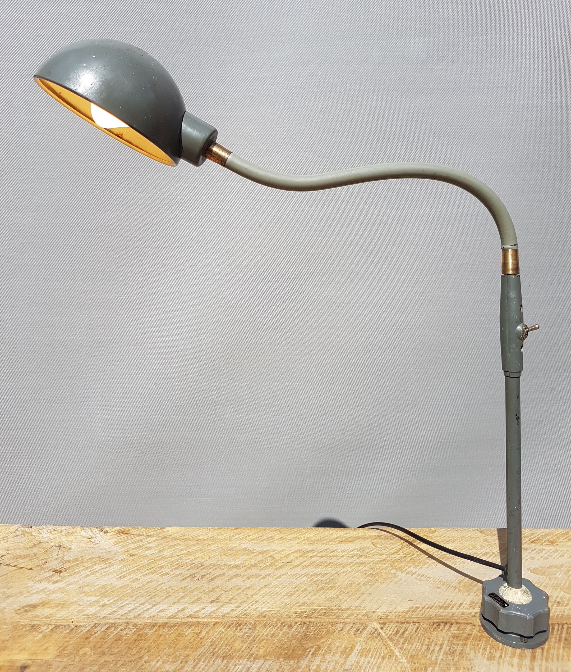 Adher flex workshop lamp
