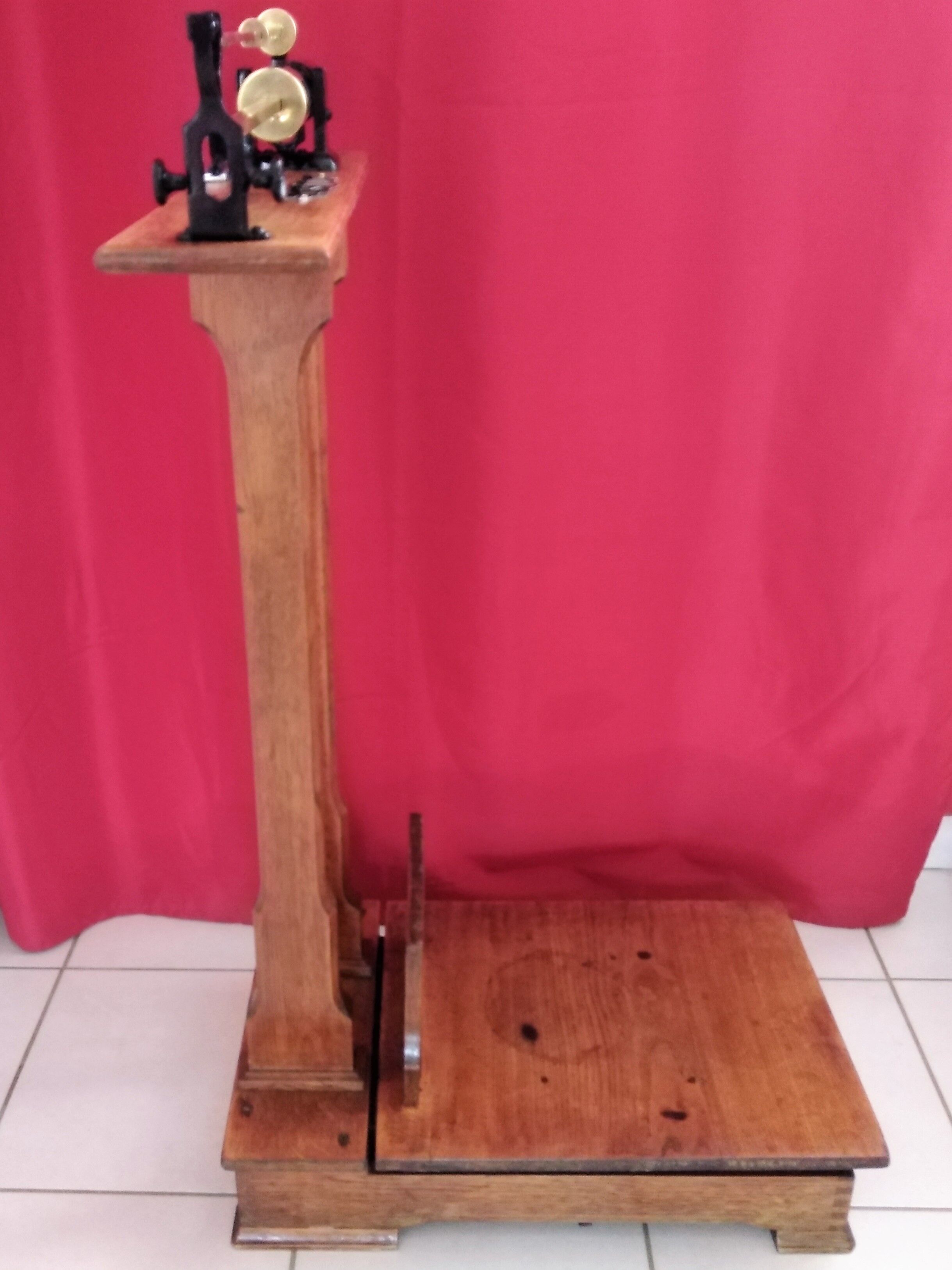 Weighs old person TESTUT