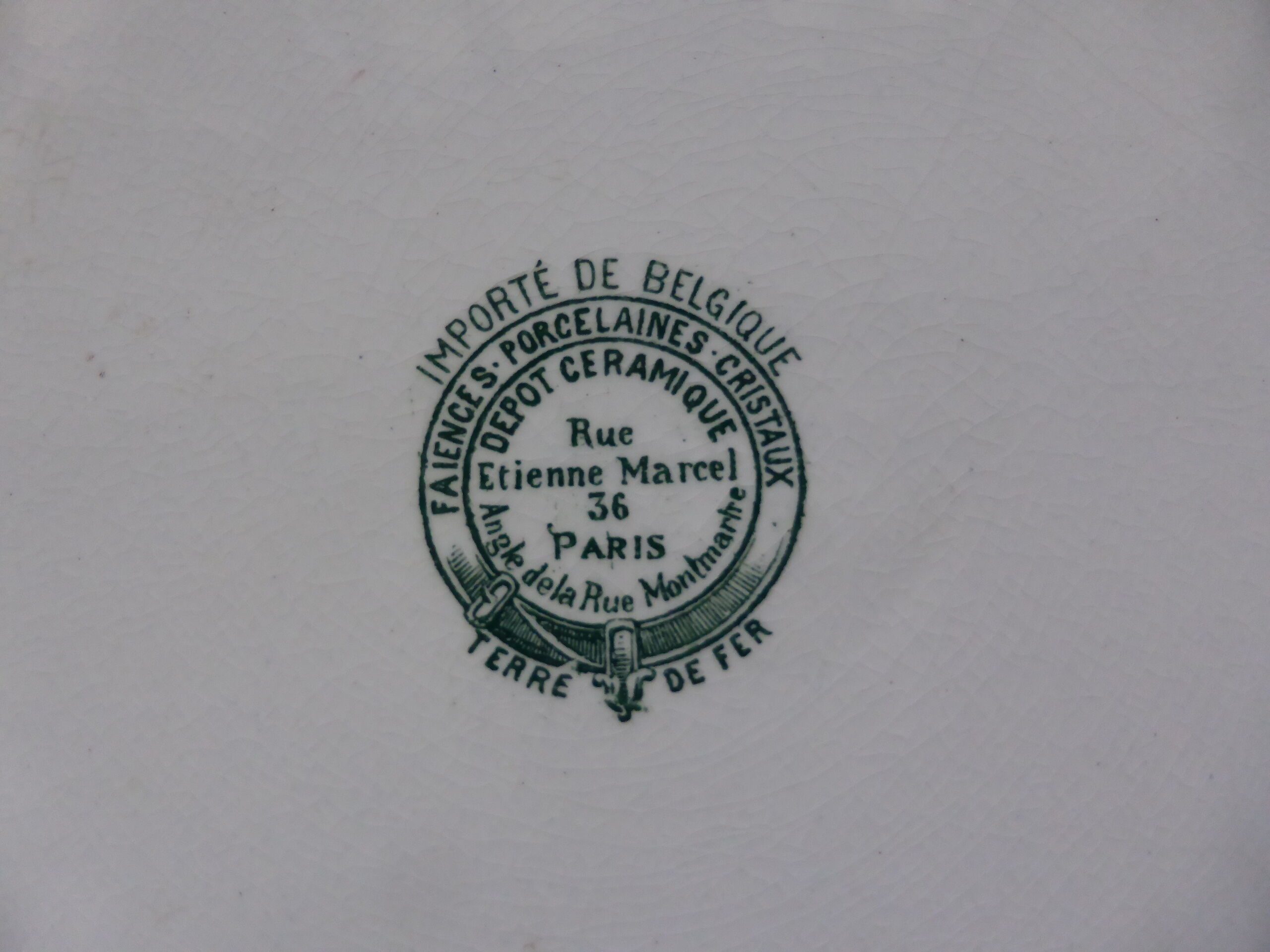 Round ironstone dish