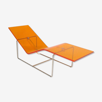 Chaise longue de Jean Marie Massaud en plexiglas orange