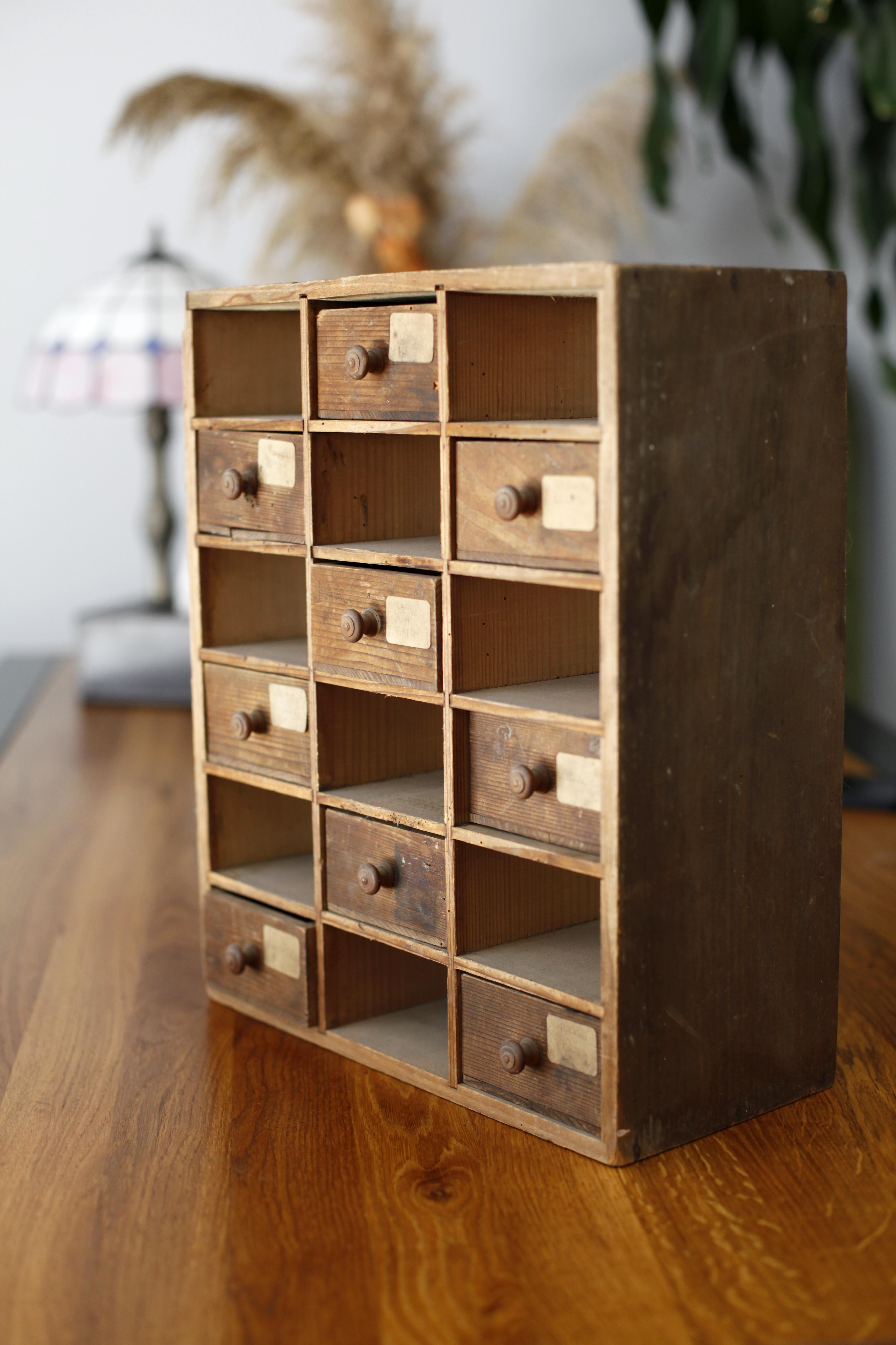 Small loom cabinet with drawer