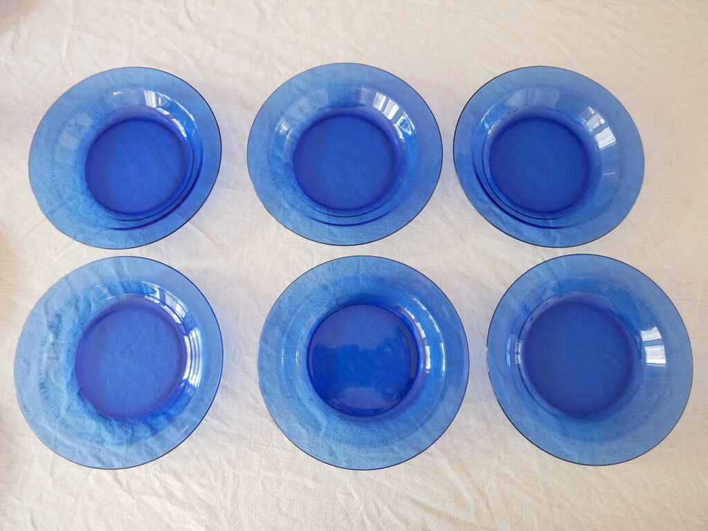 Set of 6 Arcoroc blue hollow plates