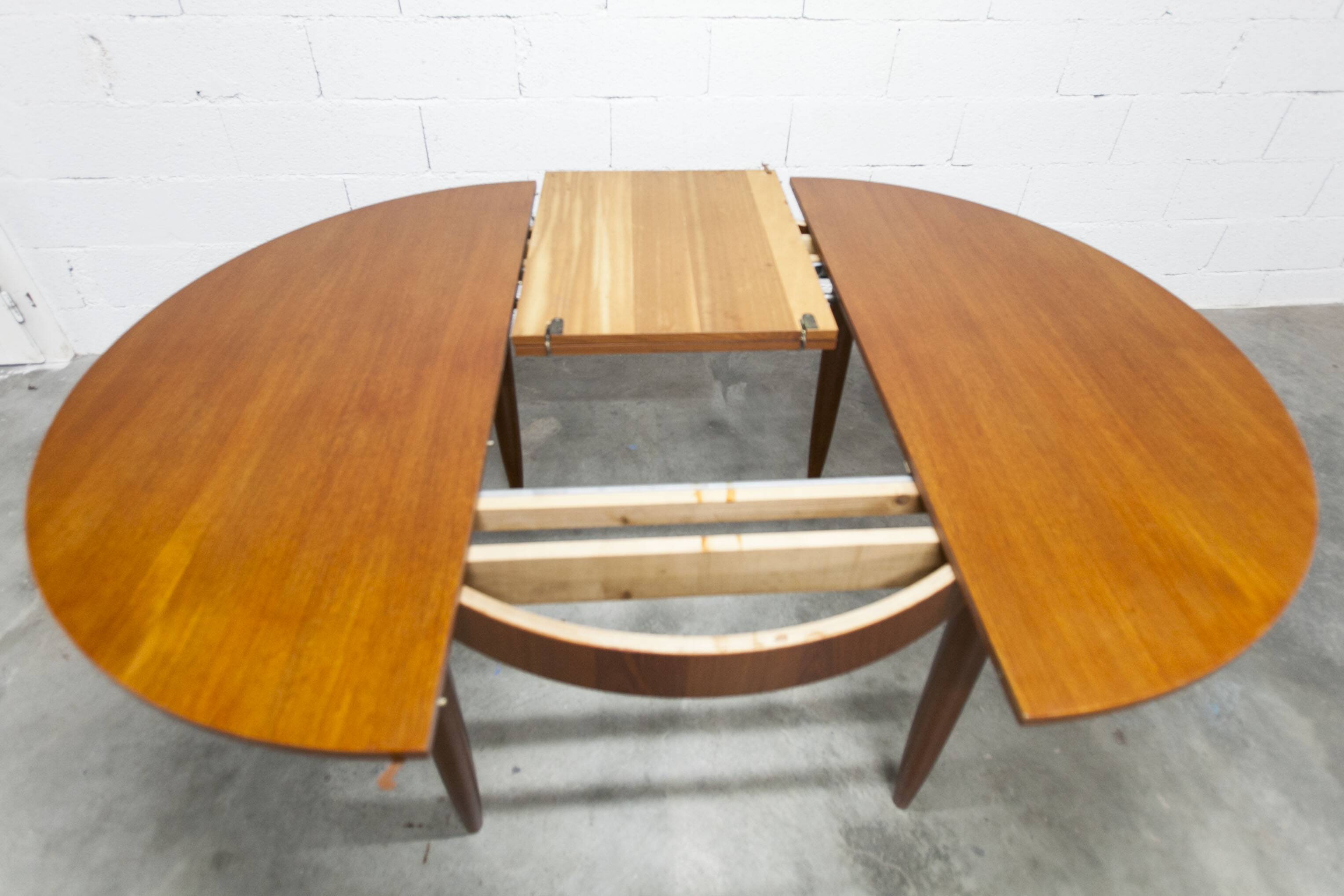 Transformable teak table 1968, impeccable condition
