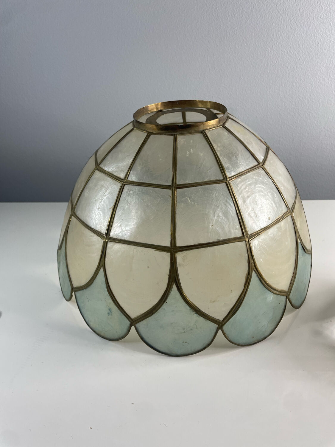 Lampshade in mother-of-pearl and brass 25 cm