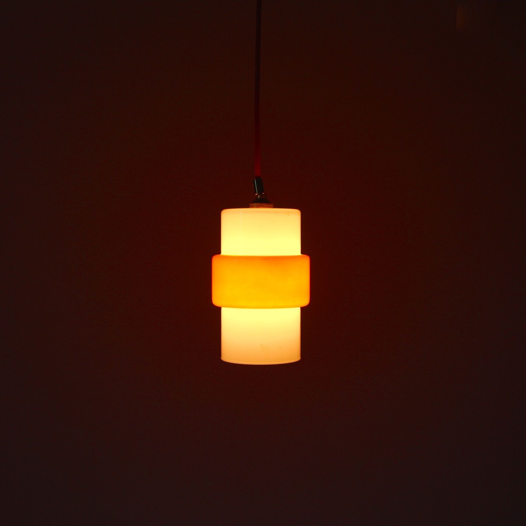 Opaline suspension