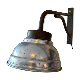 Industrial wall lamp