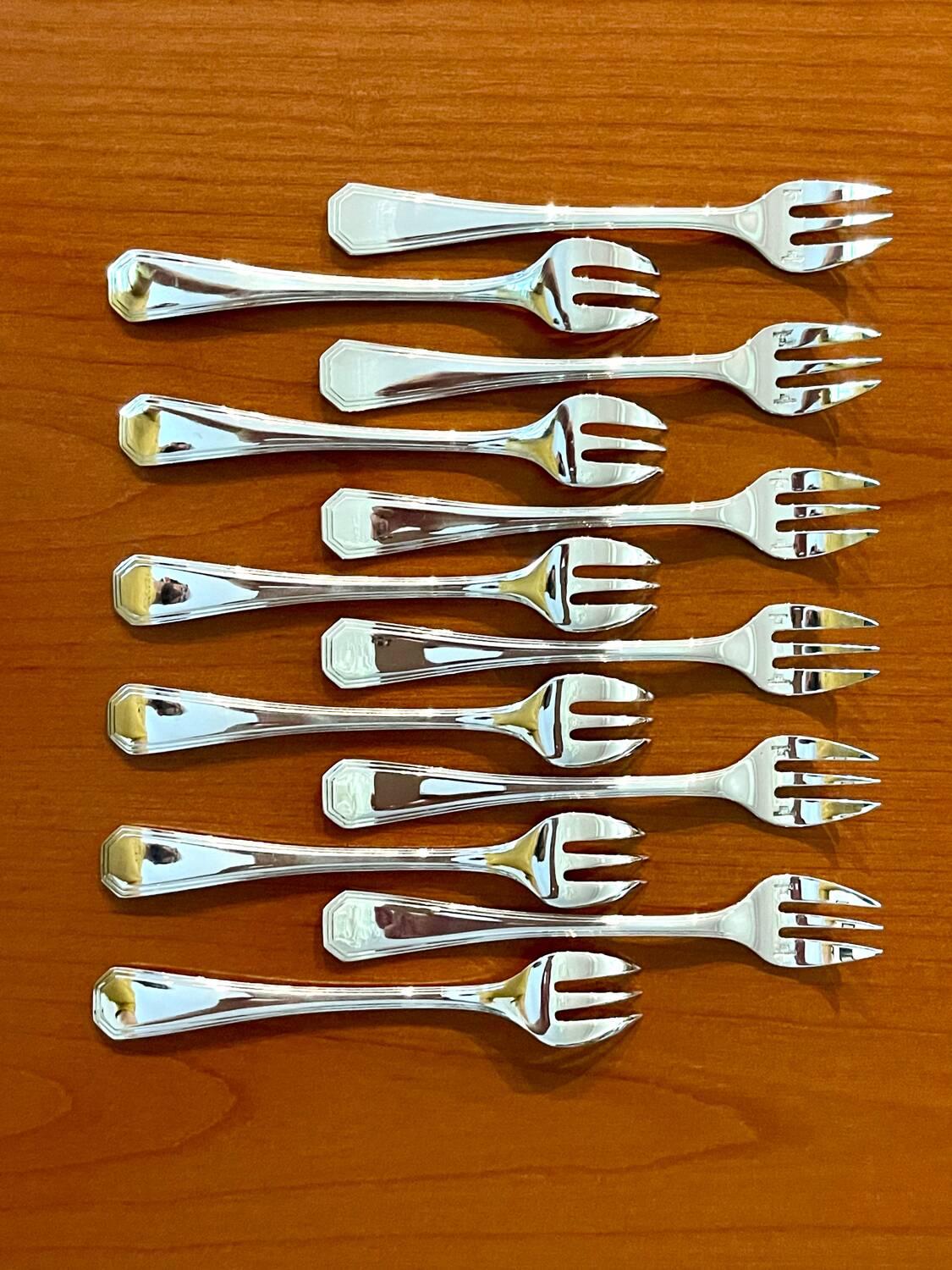 Christofle America, 12 oyster and shellfish forks, new condition