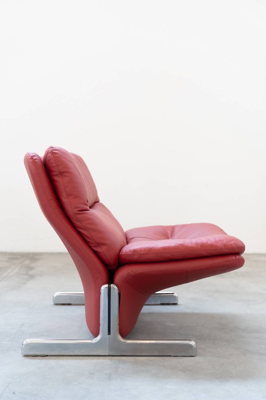 Fauteuil et pouf en cuir rouge, Vitelli et Ammannati, pour Brunati 70/80