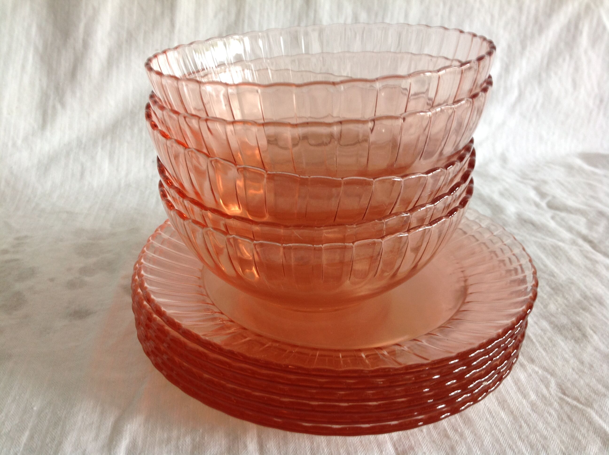 Set of 5 cups and 6 vintage plates