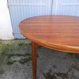 Henning Sorensen extendable dining table in rosewood from the 1960s.
