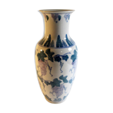Chinese vase decoration vine