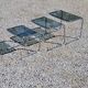 Set de 3 tables gigognes des années 70 en verre fumé piètement chromé