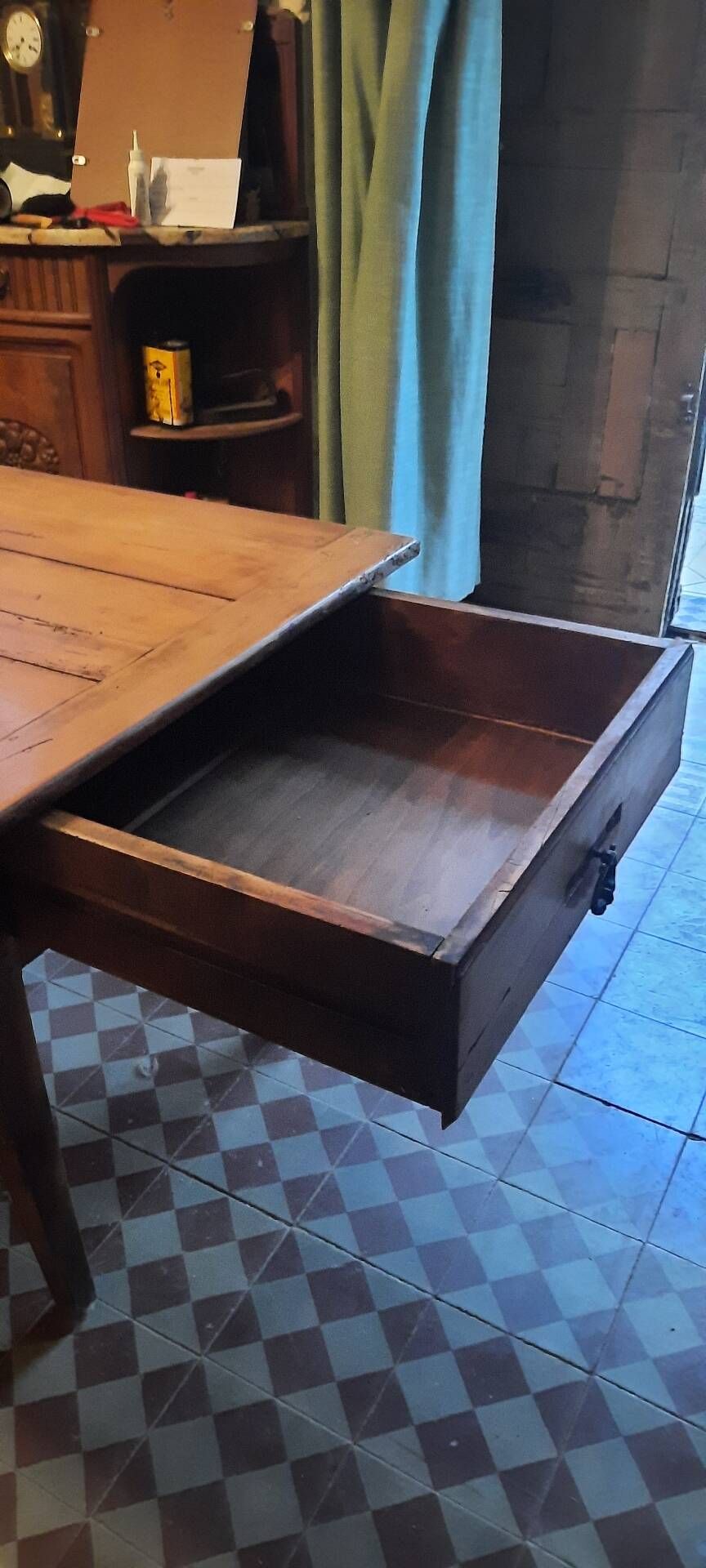Farm table