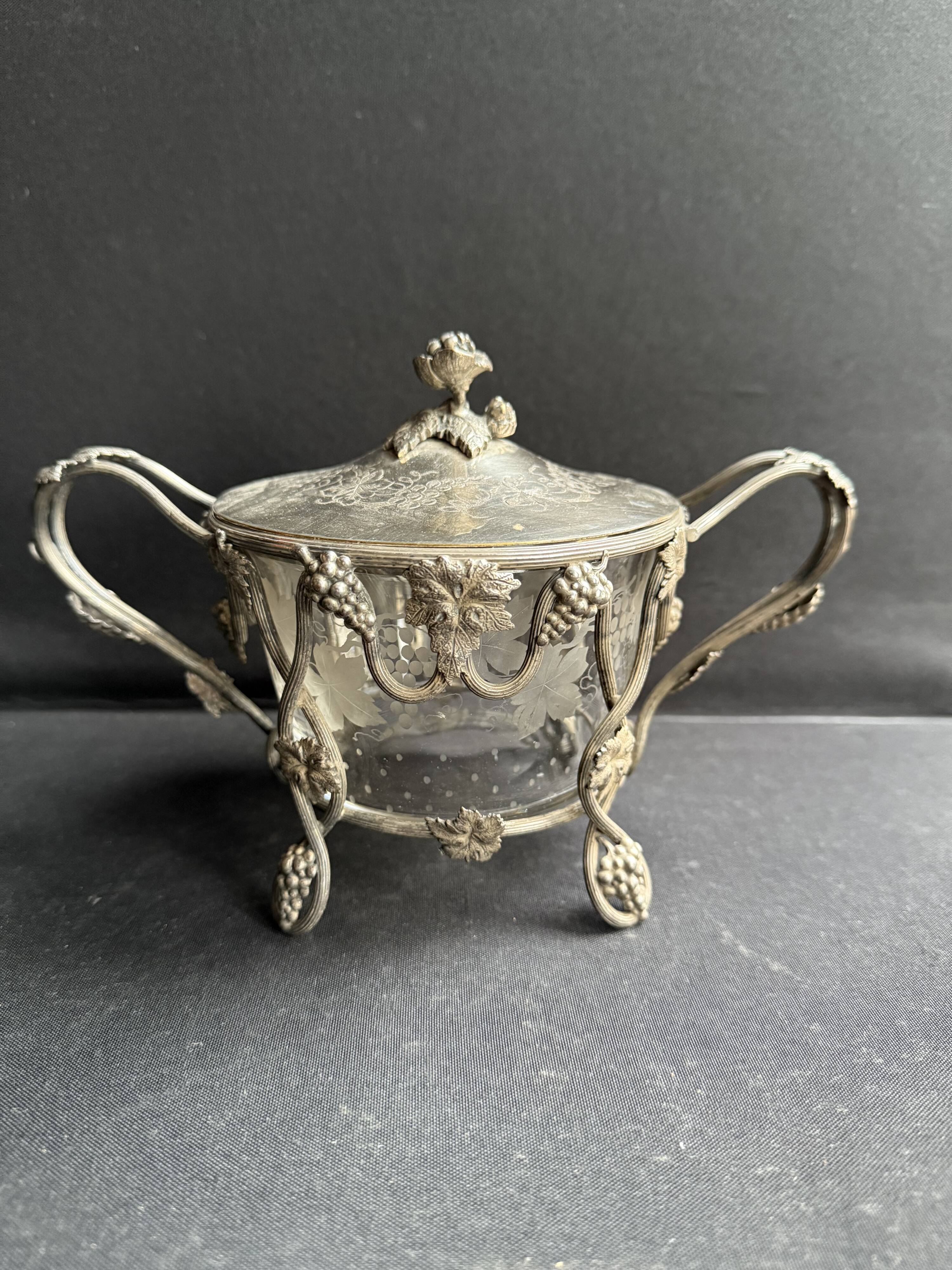 Sugar bowl/Candy bowl – Engraved crystal and silver metal