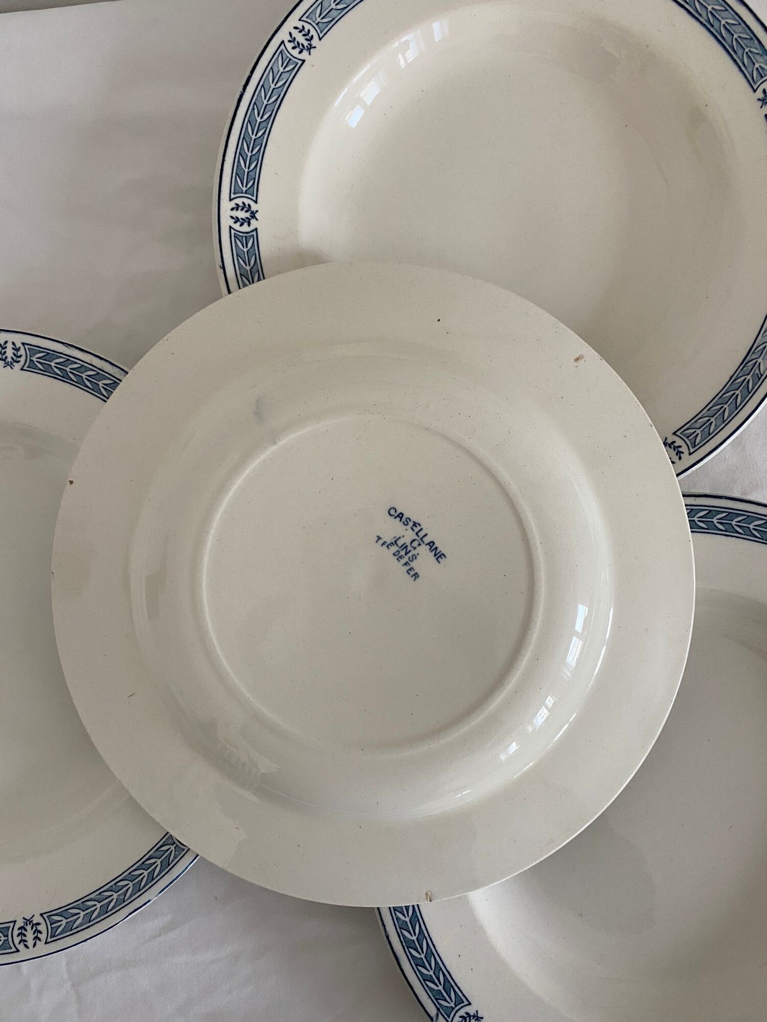 Lot of 5 hollow plates made of iron earth