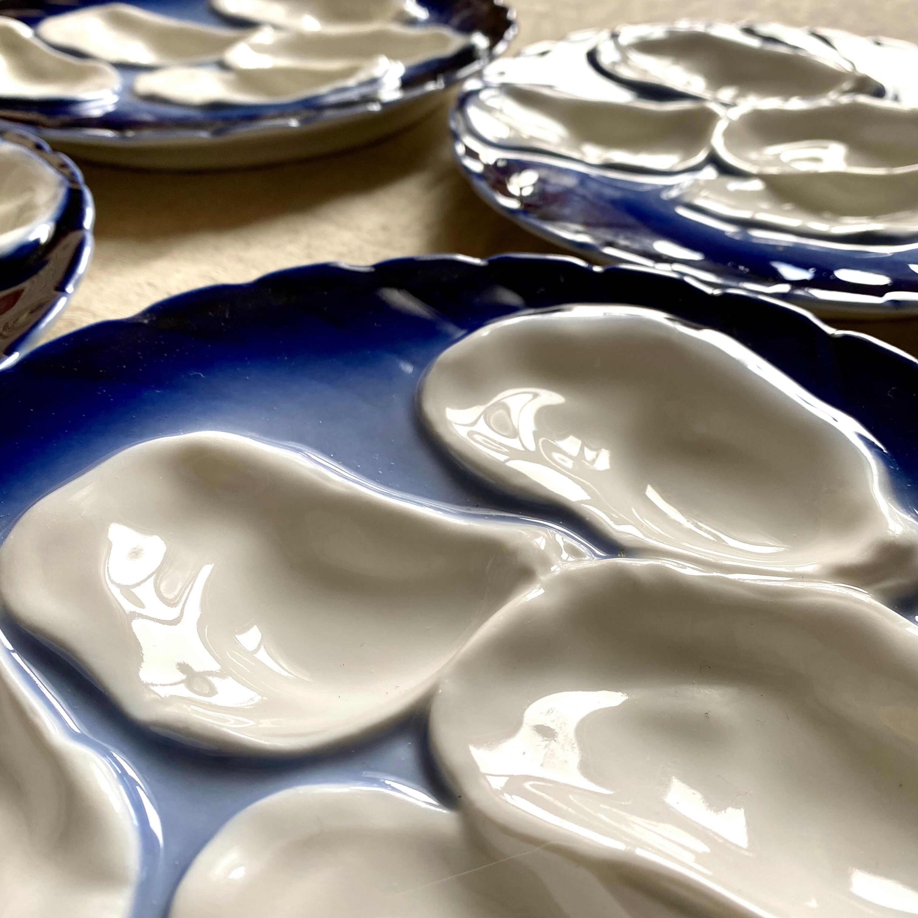 Porcelain oyster plates
