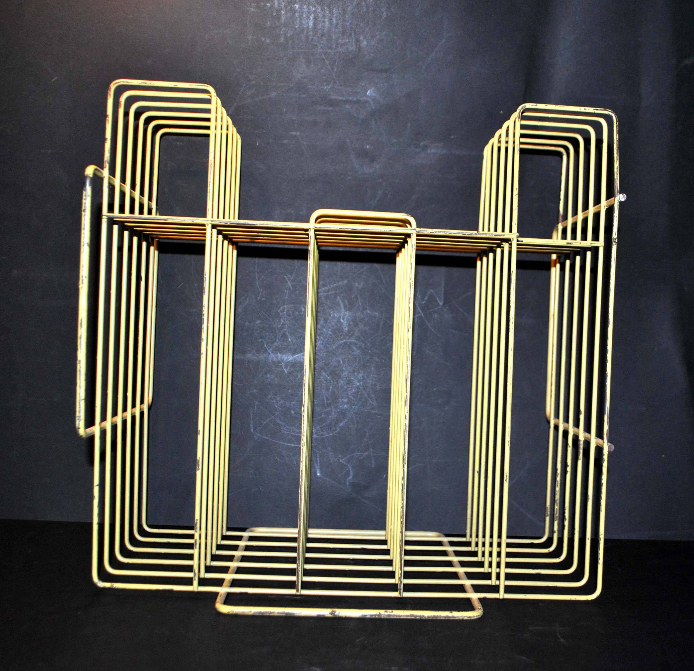 Vinyl record holder / graphic design magazines in yellow metal 1960-1970