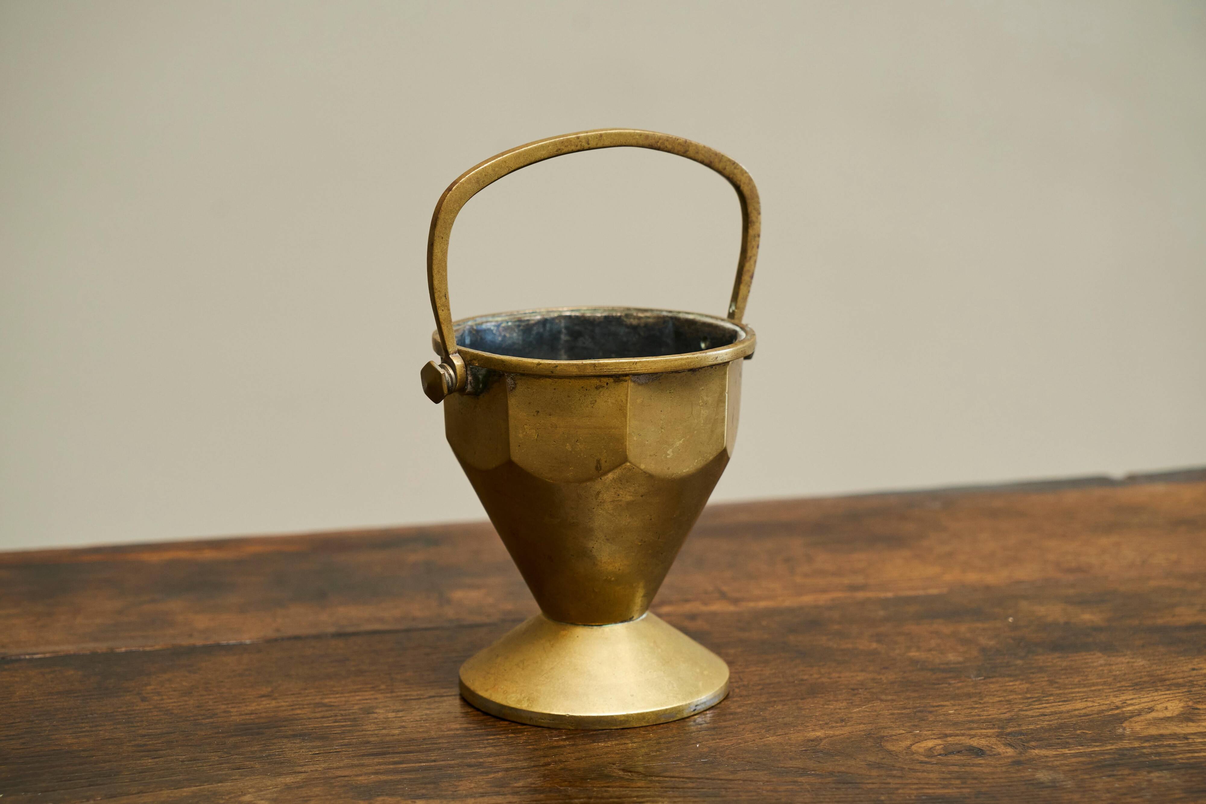 Art Deco brass waste bin with handle, early 20th century