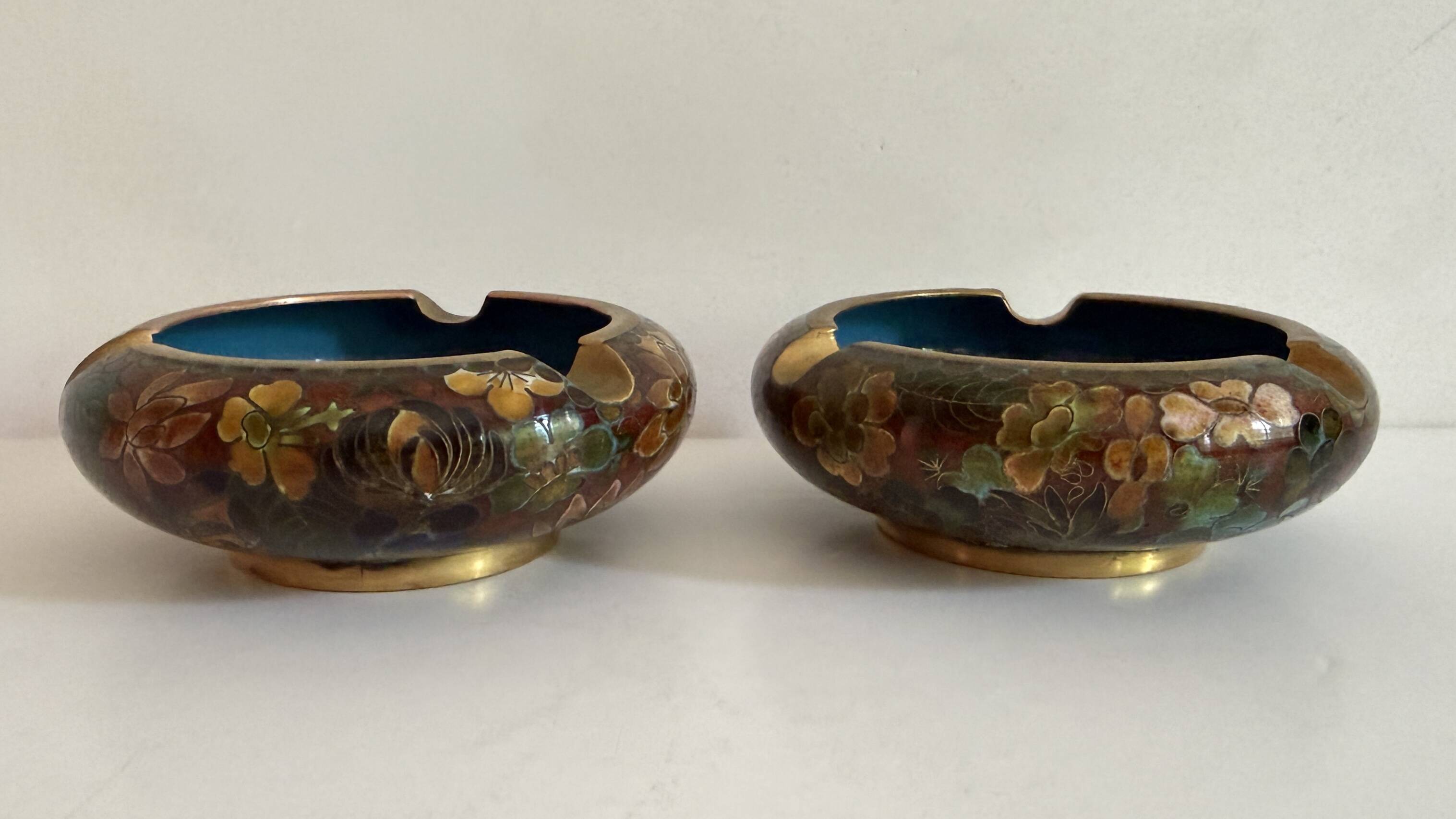 Cendriers en émaux cloisonnés. Lot de 2 cendriers