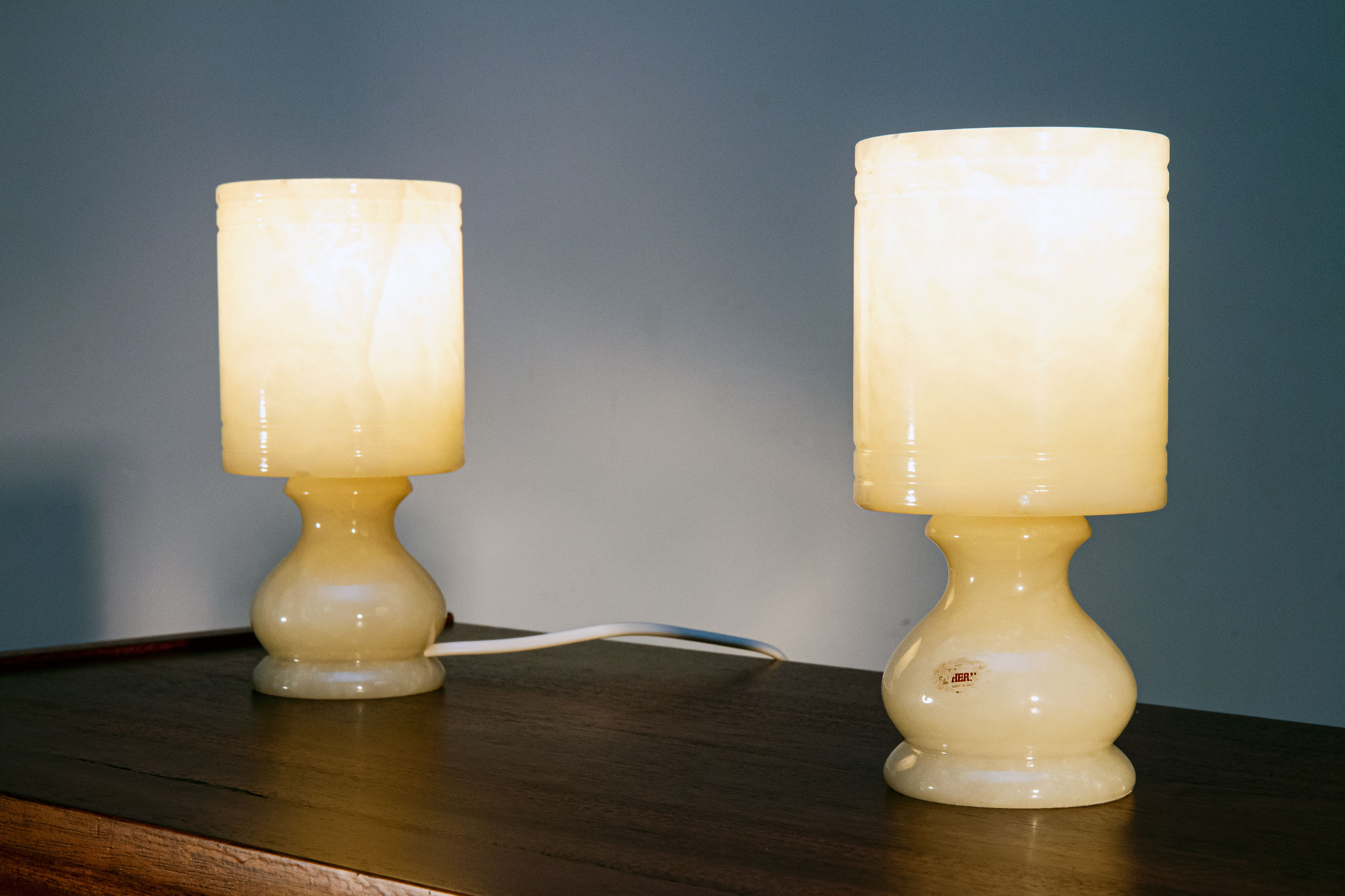 Paire de lampes en albâtre , vintage 1970