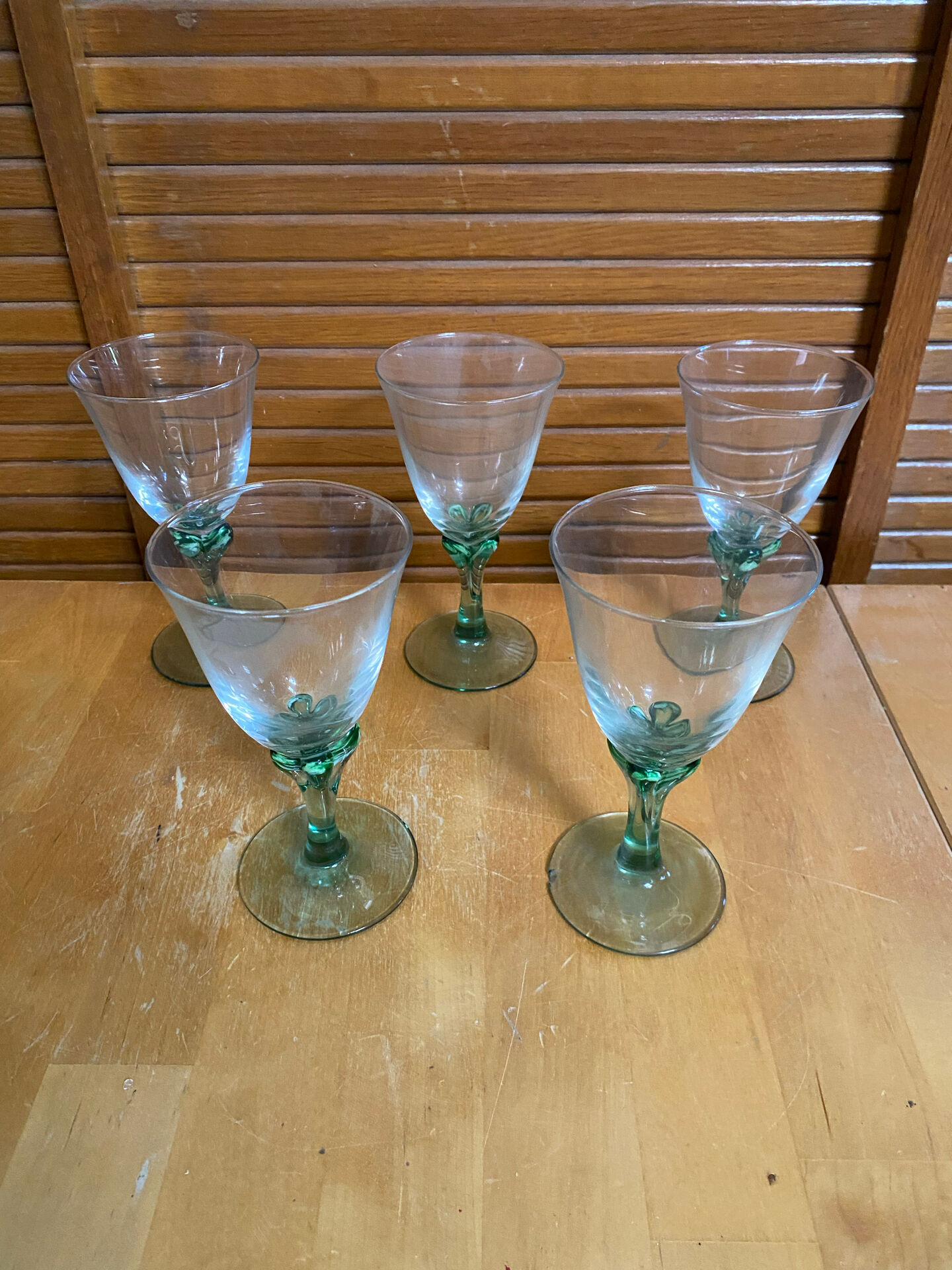 Série 5 verres à pied luminarc verre transparent & vert émeraude vinta