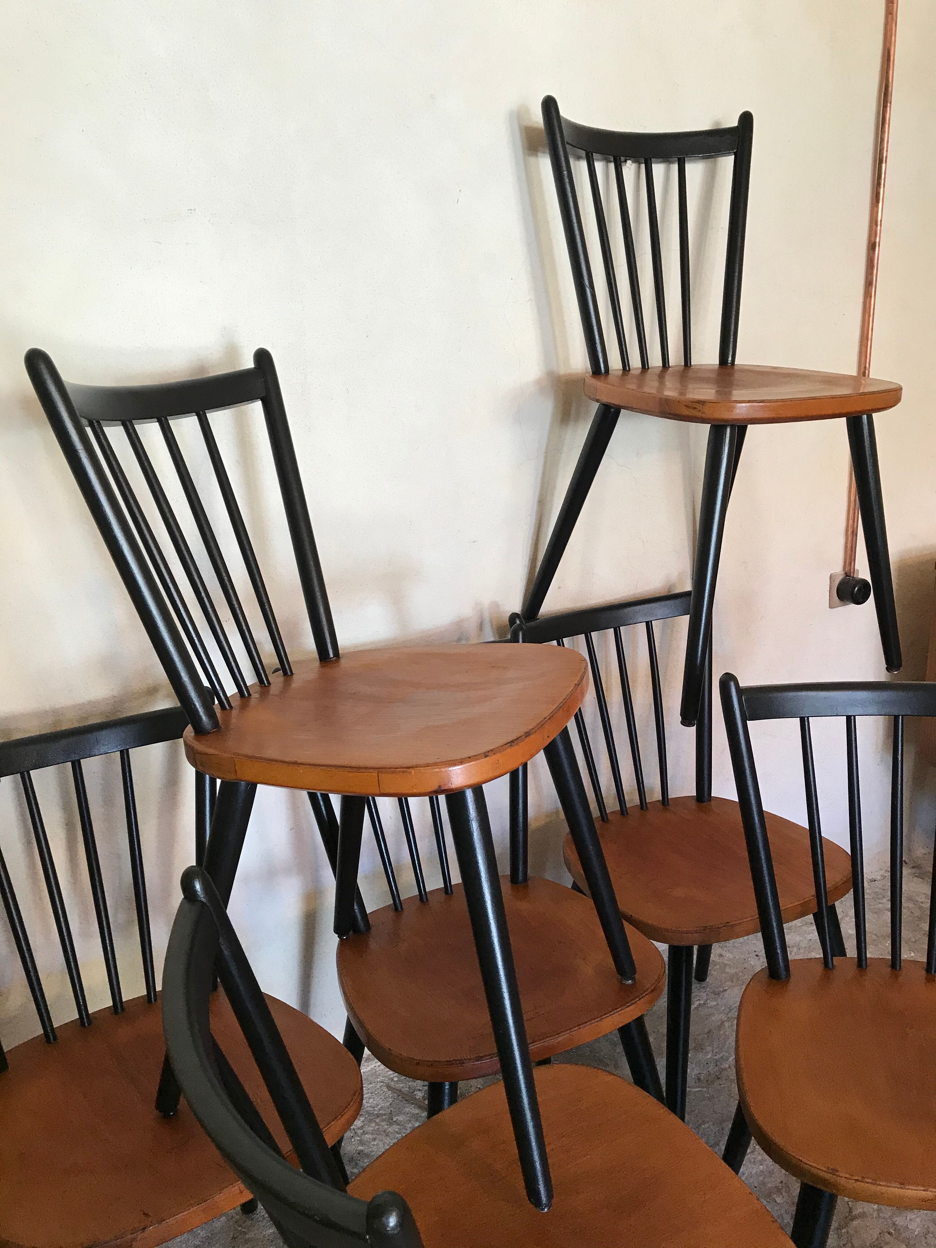 Lot of 8 Scandinavian chairs feet compass stamped Hiller