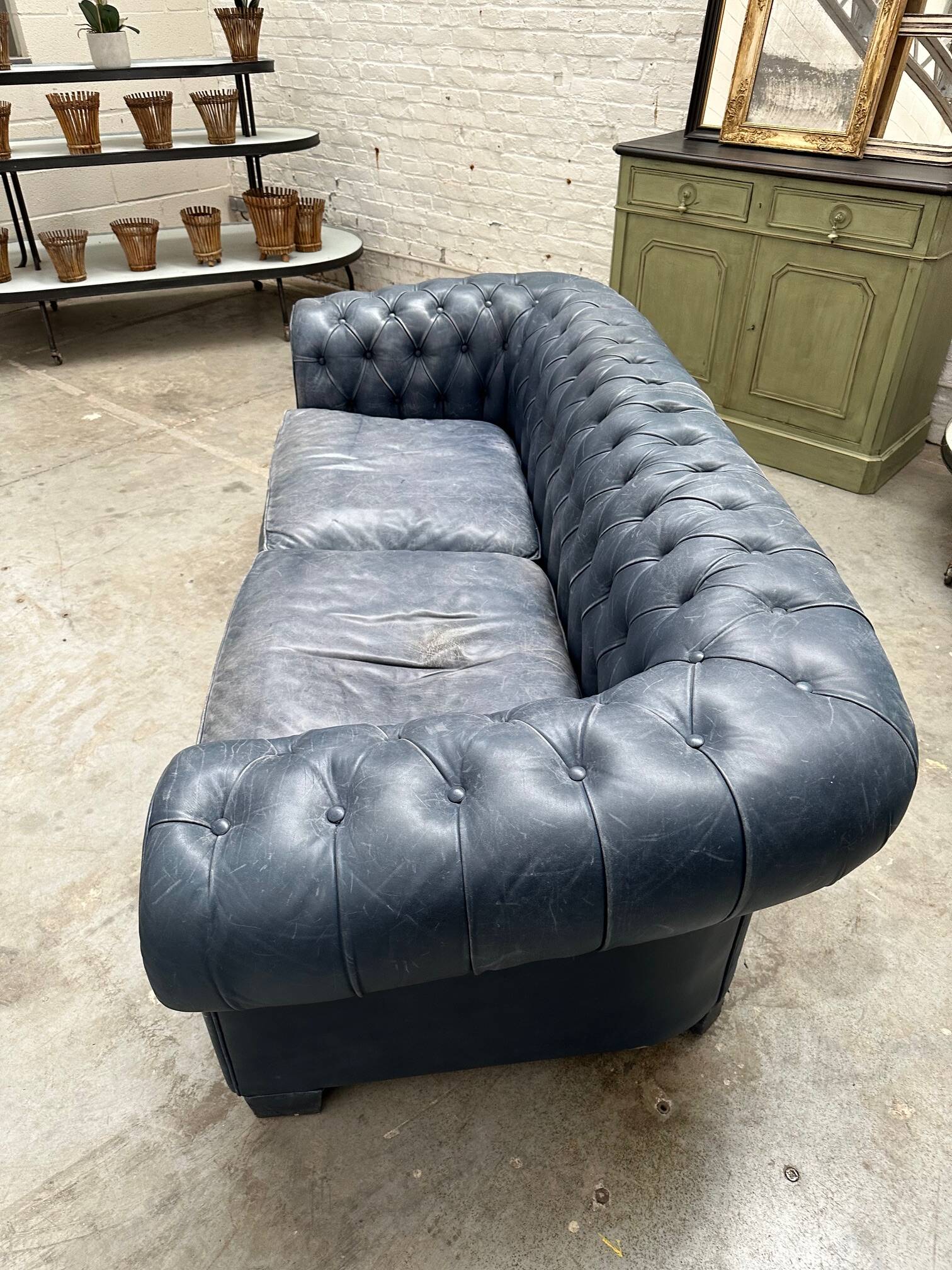 Canapé chesterfield en cuir bleu