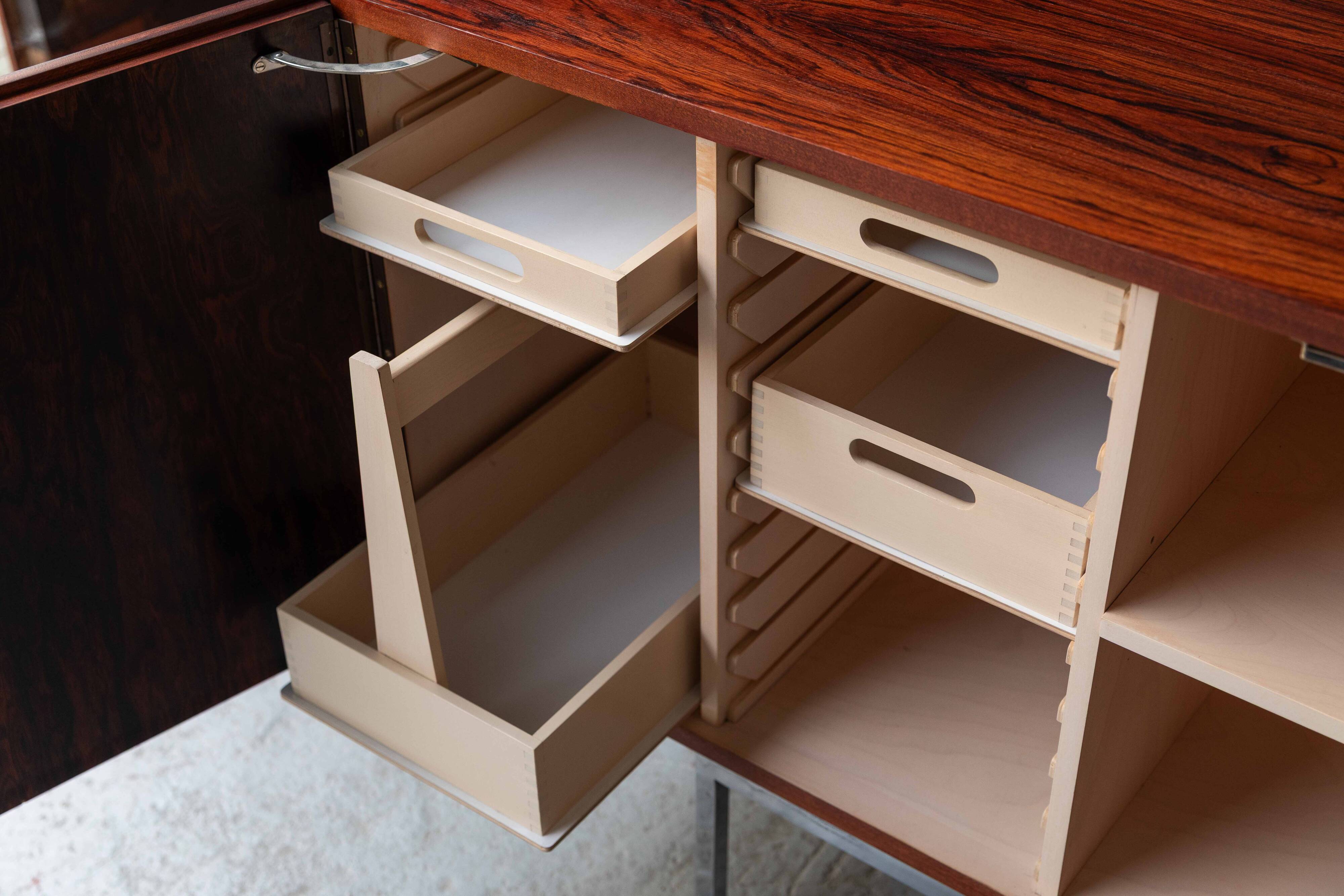 Buffet « B40 » de Dieter Waeckerlin