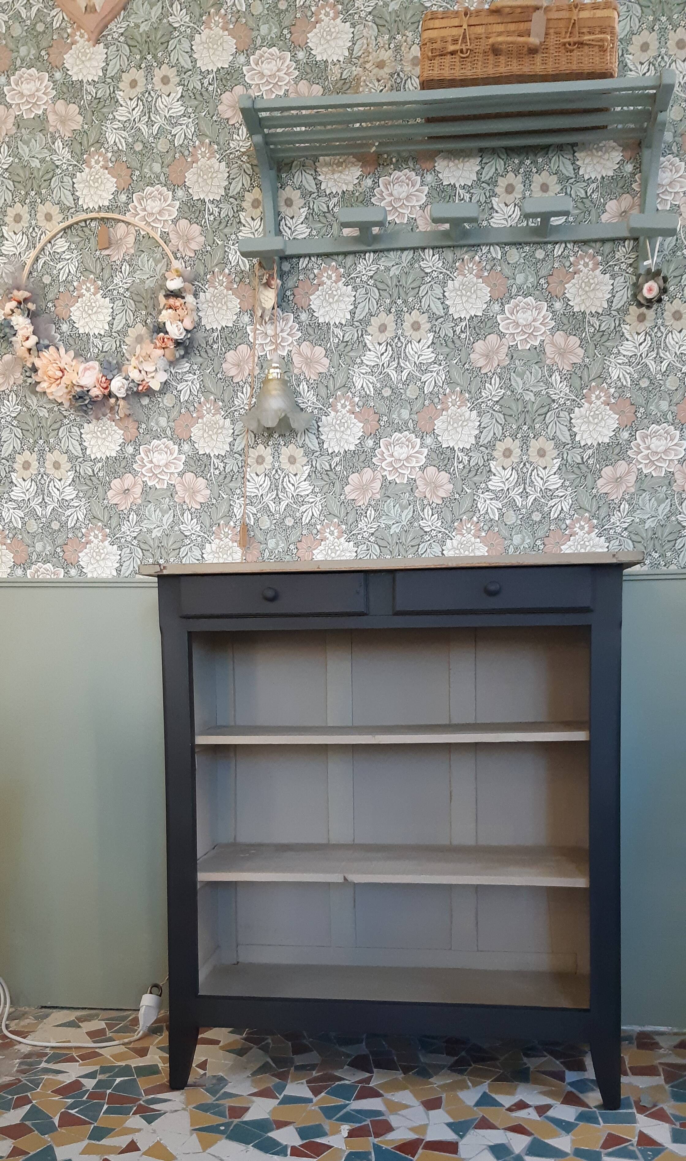 Buffet shelves open patinated black and linen