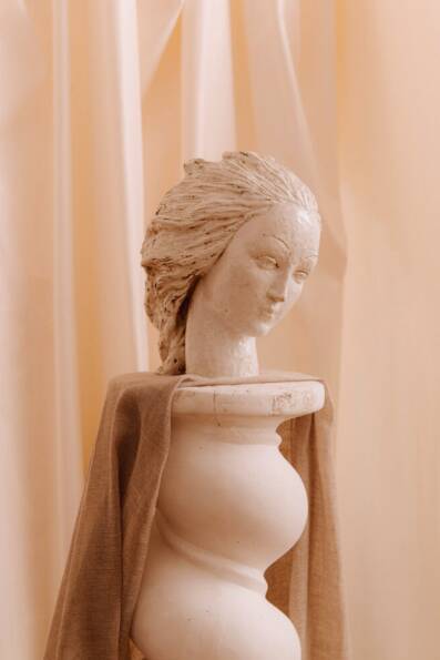 Glazed ceramic with the effigy of a woman by the sculptor Eugenio Pattarino