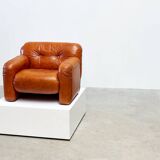 Comfortable Italian lounge chair