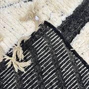 Large Beni Ouarain rug 190 × 300 cm – Graphic Berber rug in wool fa