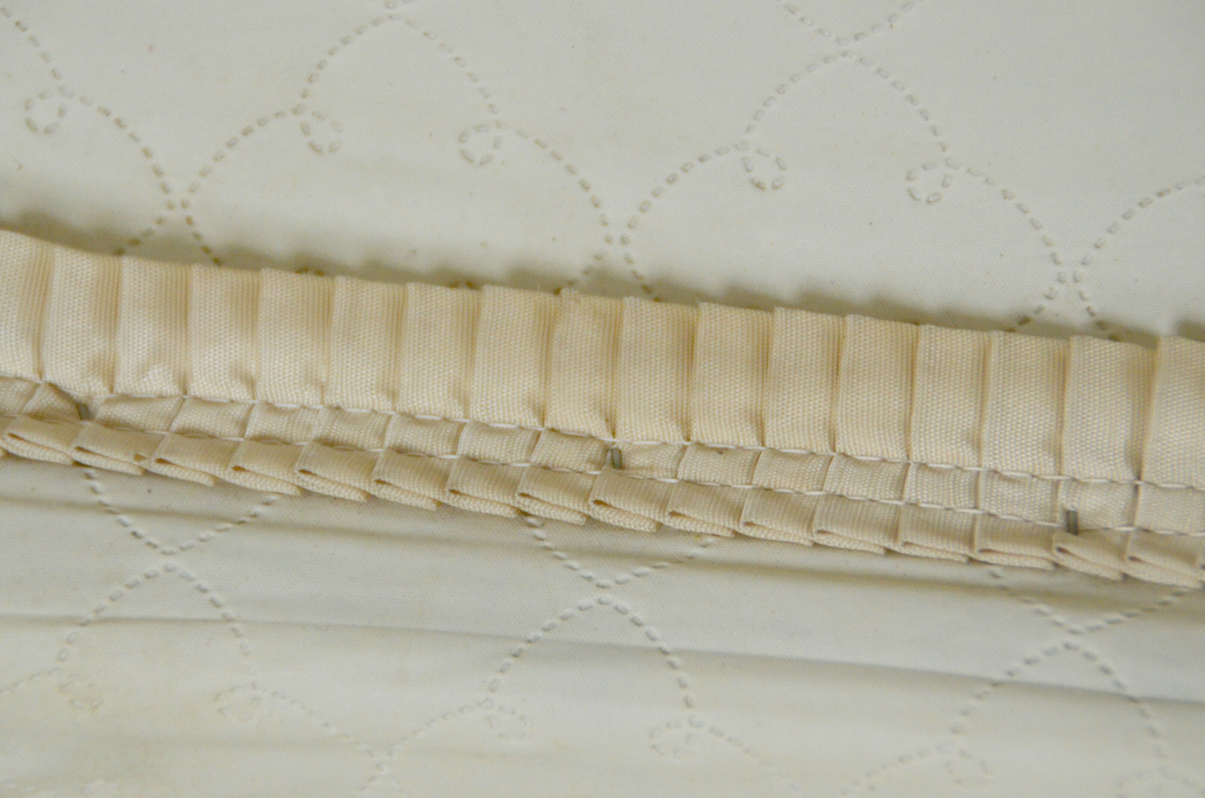 Suitcase 50s hostess