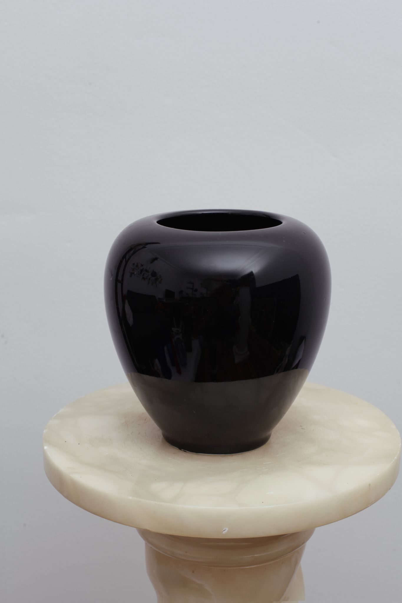 Vase boule céramique noir