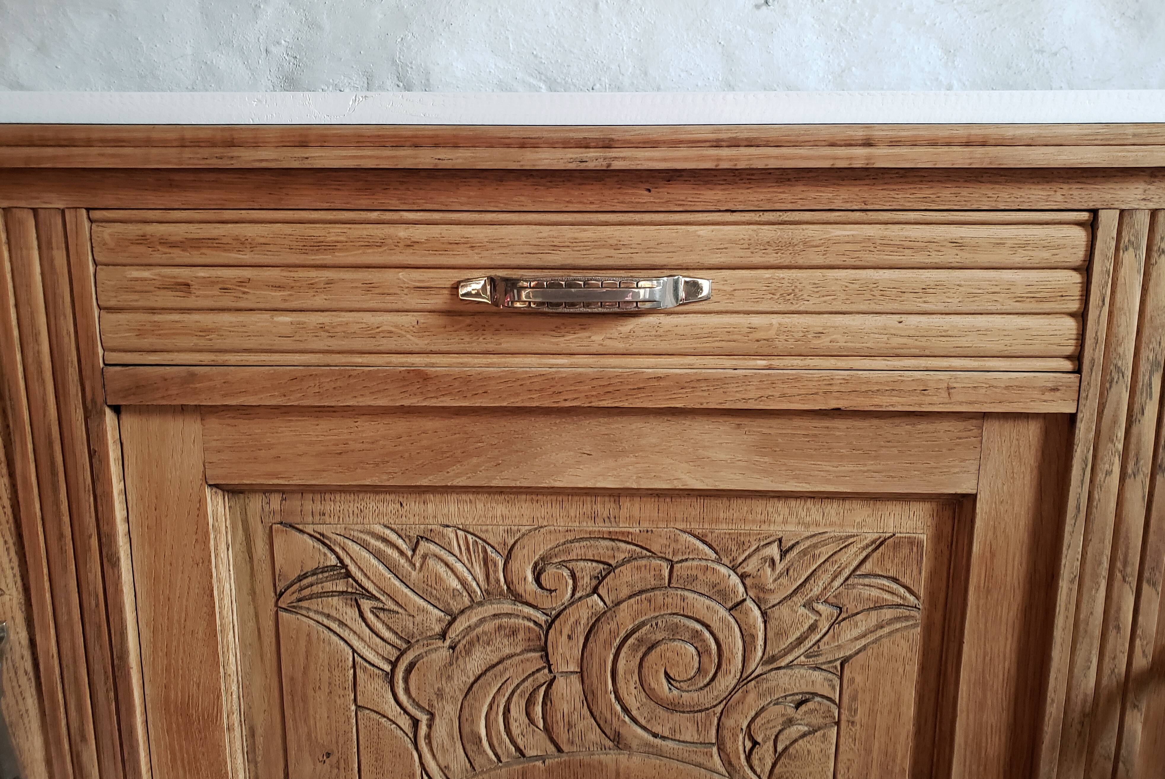 Art-deco buffet in raw oak