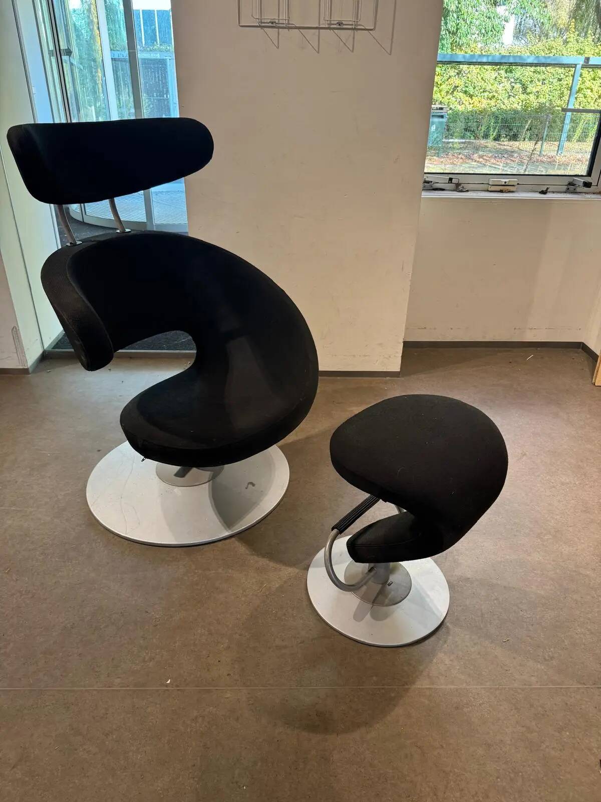 Stokke Variér Peel armchair + footrest