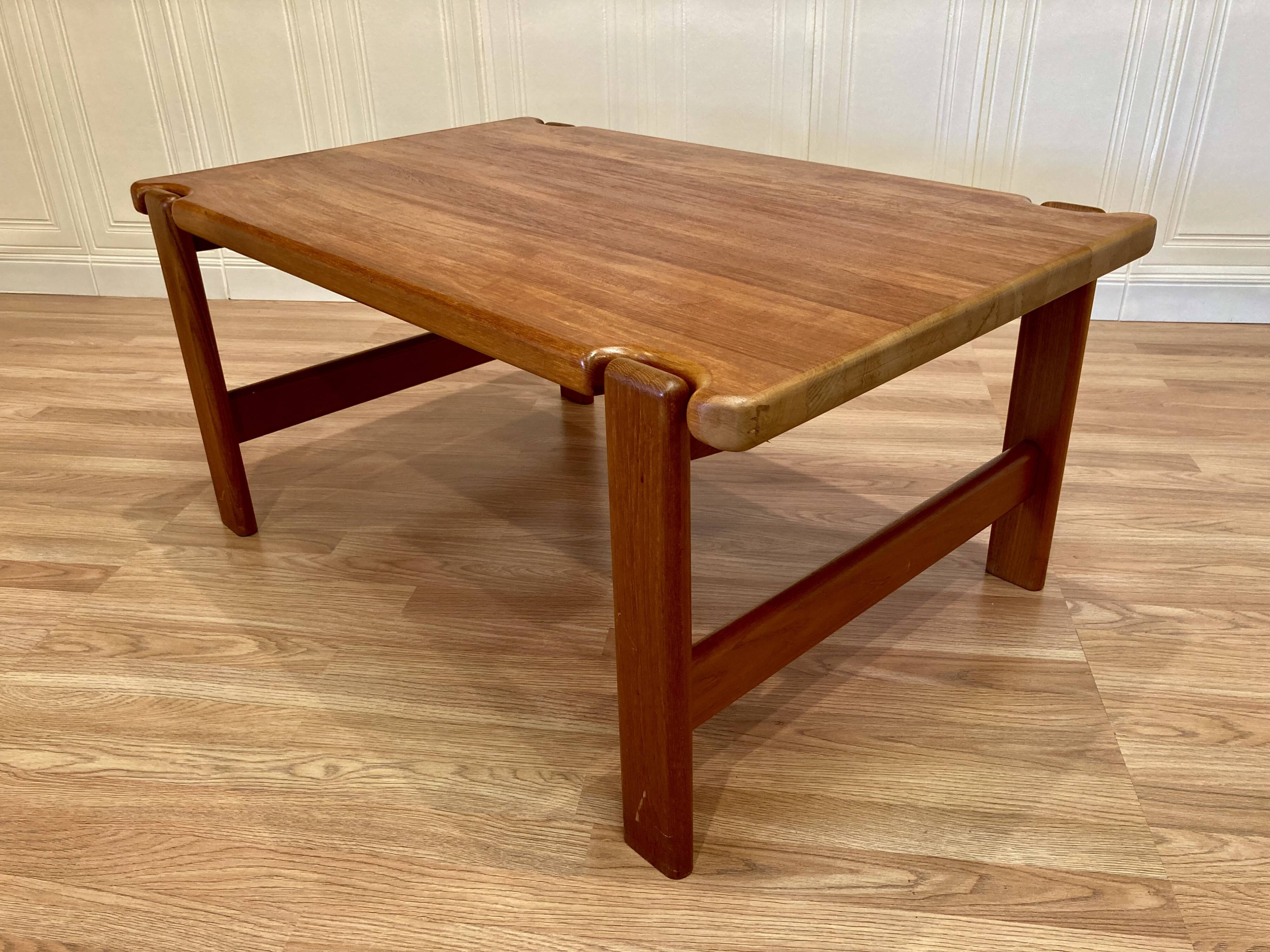 1960s Scandinavian design coffee table.