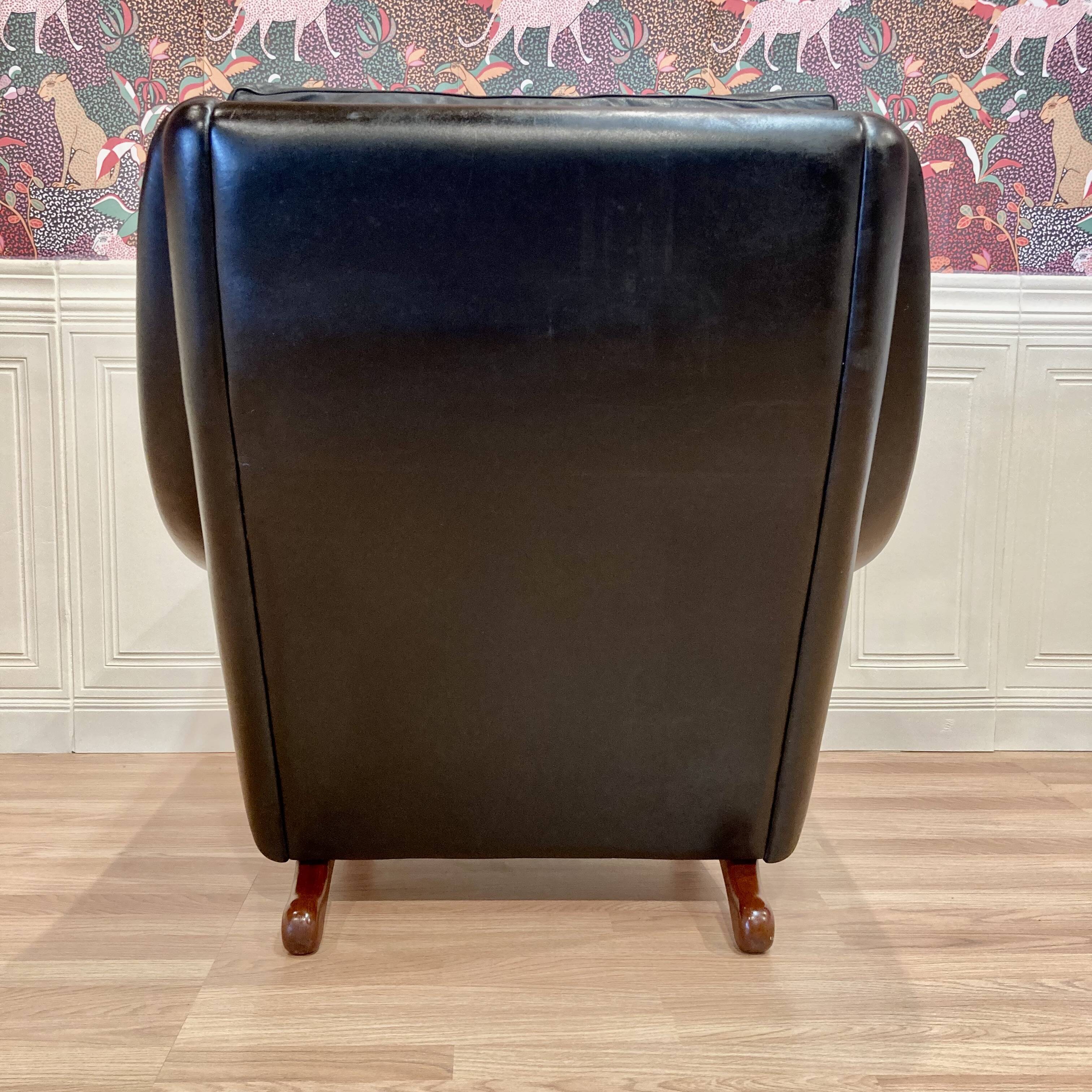 Fauteuil design scandinave Aage Christiansen cuir noir 1950.
