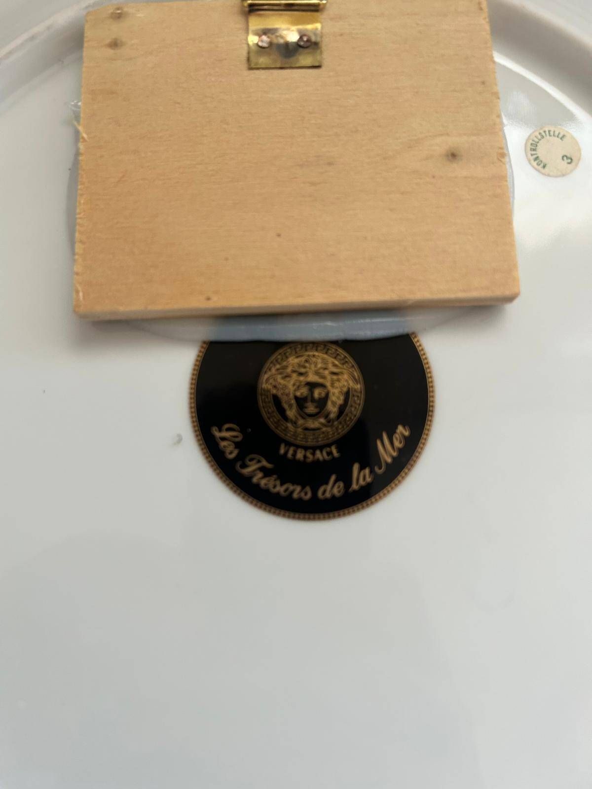 Assiette de présentation Versace pour Rosenthal « Les Trésors de la Mer »,