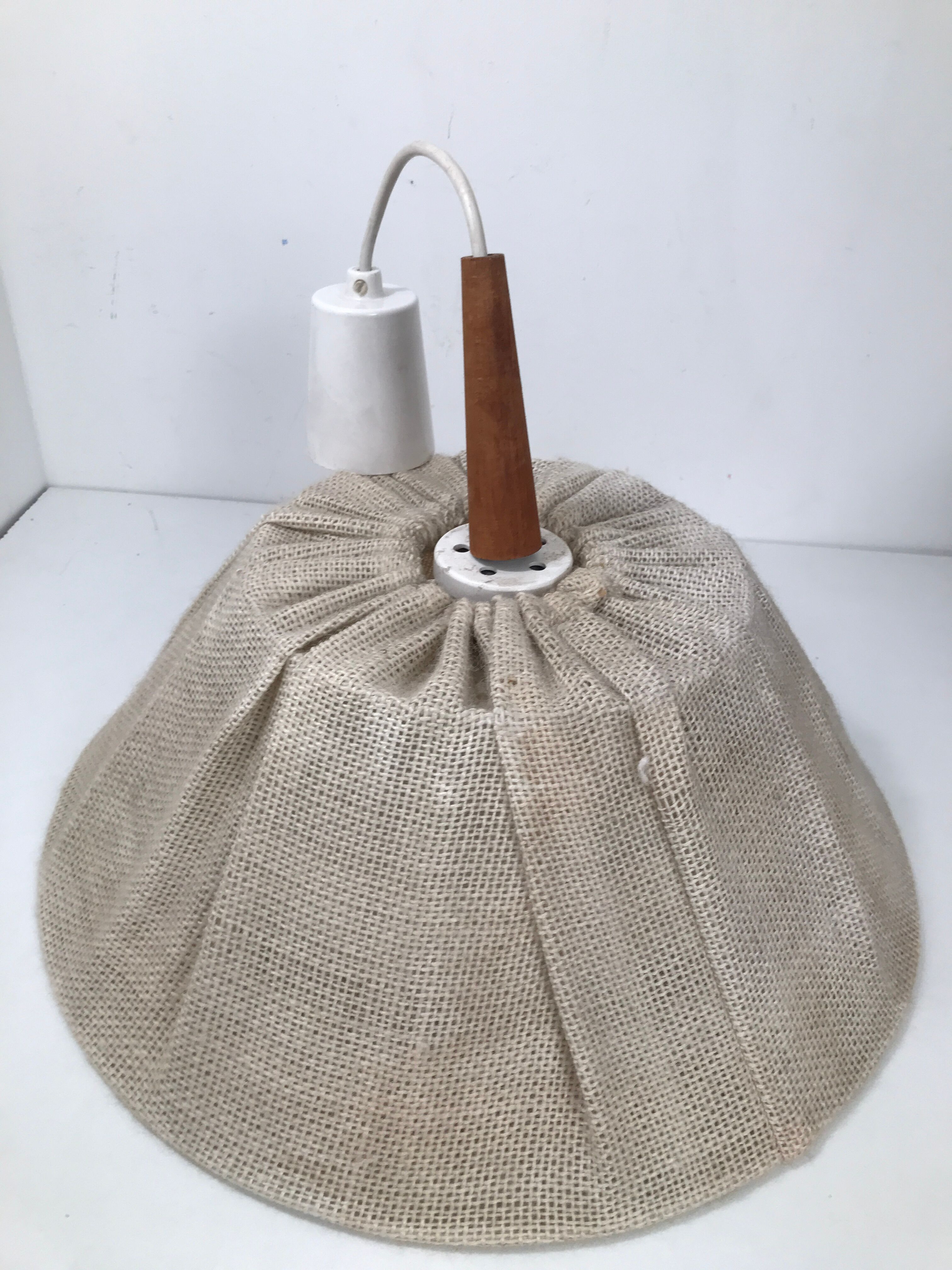 Hanging lamp in linen wood and wool