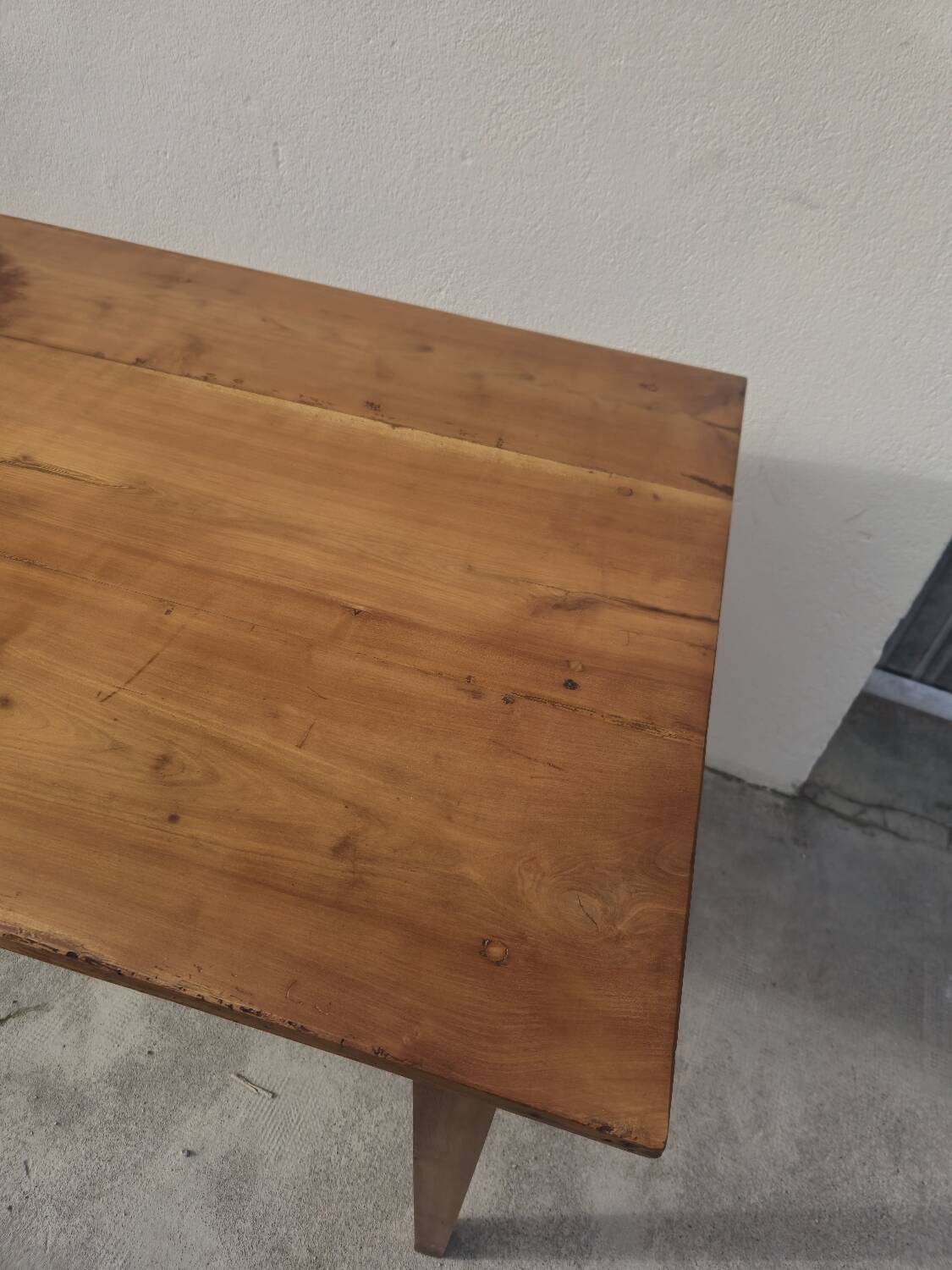 Rustic farmhouse table in solid cherry wood 19th century - 1m91.5