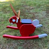 Lapin à bascule par Björn Dahlström pour Playsam