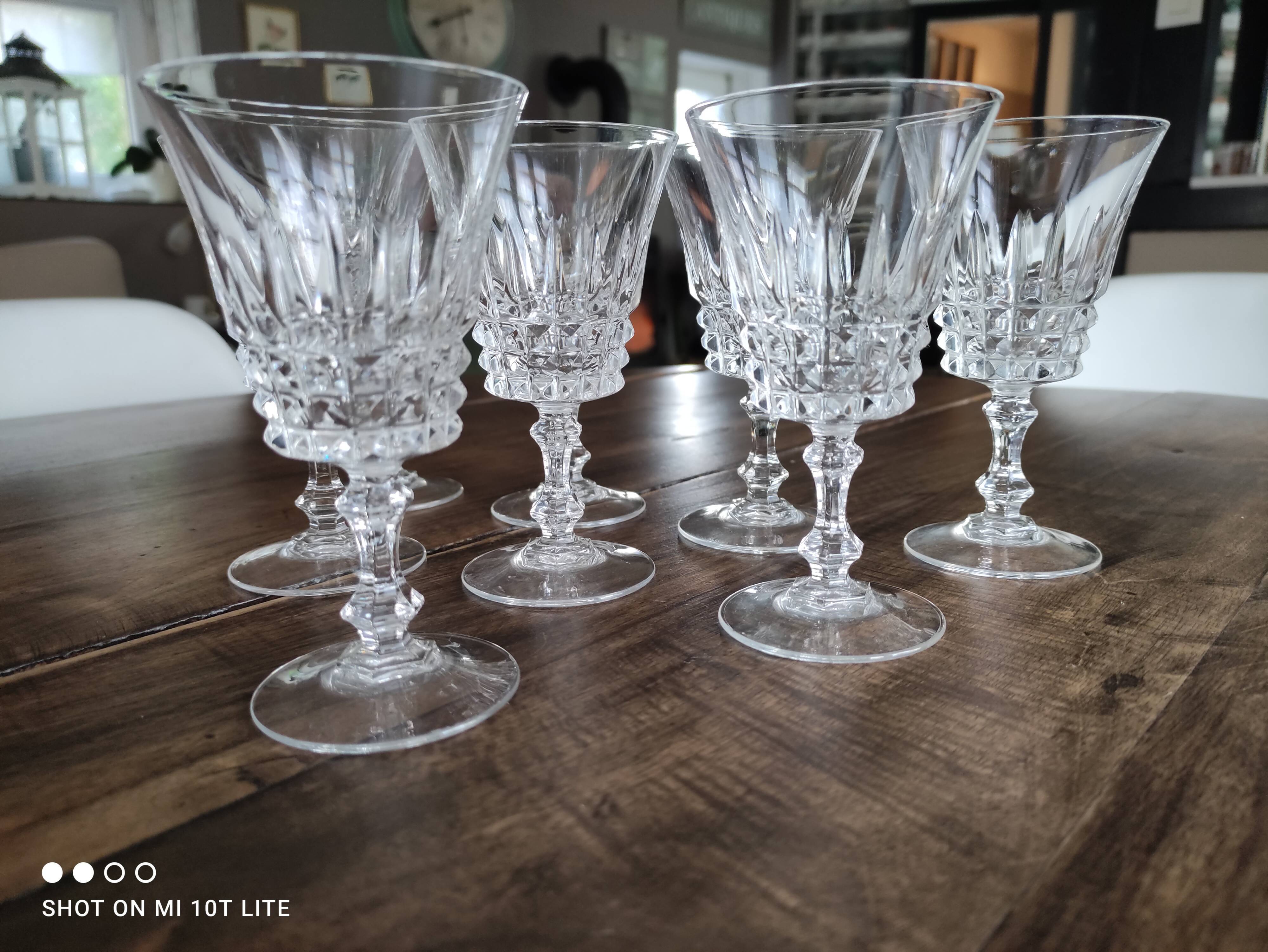 Set of 8 white wine glasses small capacity in antique chiseled crystal